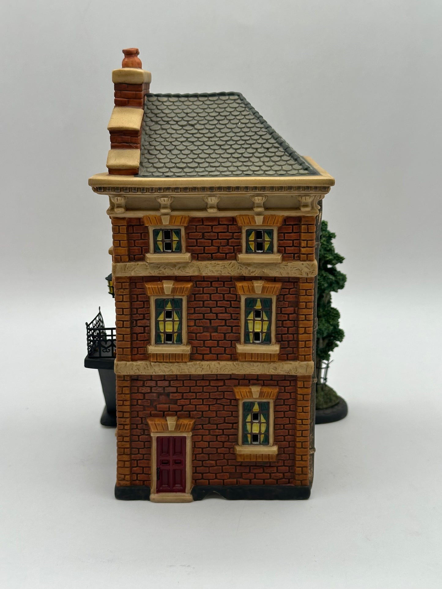 Department 56 - Sherlock Holmes - 221B Baker Street - Literary Classics
