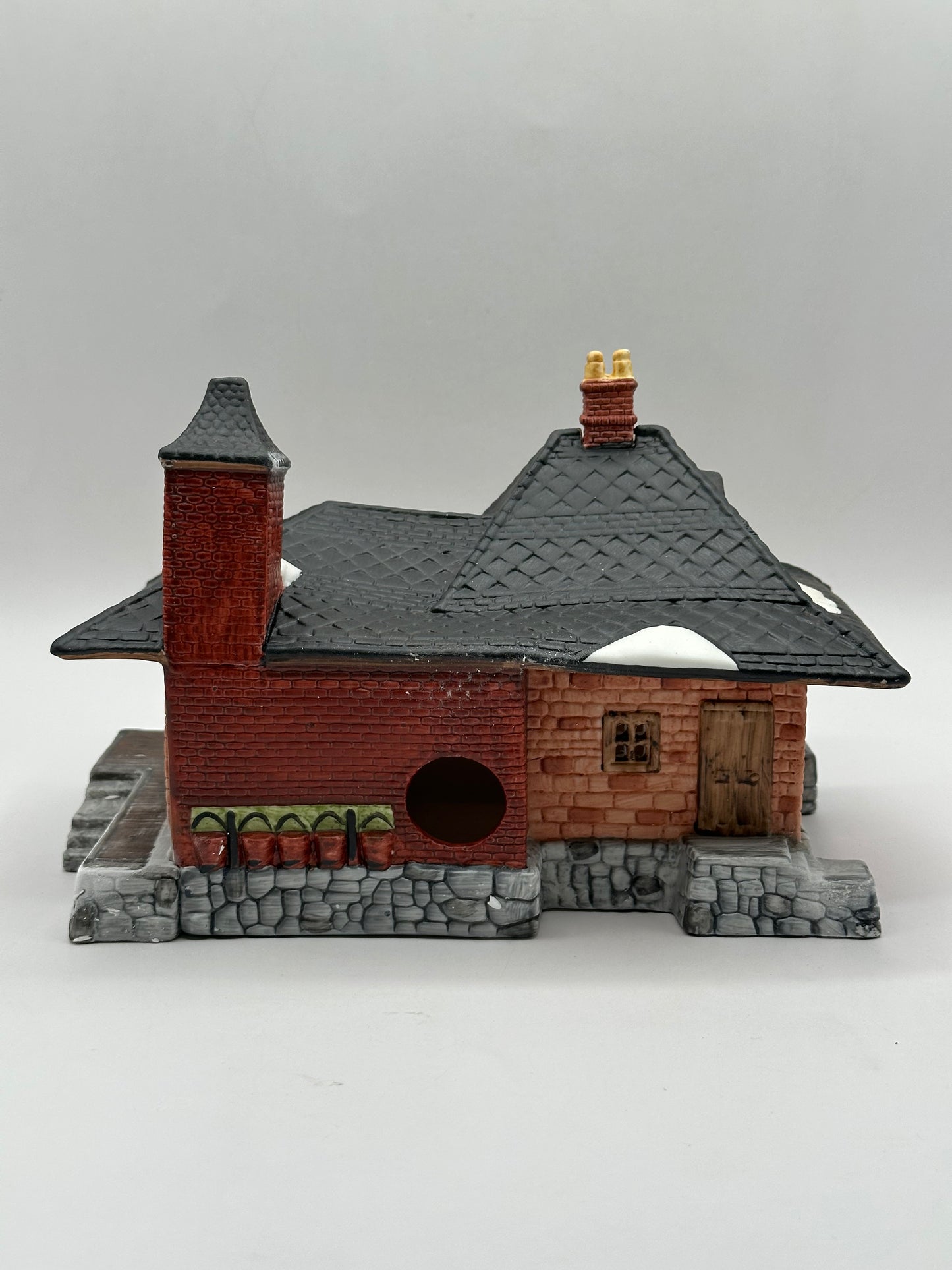 Department 56 - Chadbury Station and Train - Dickens' Village