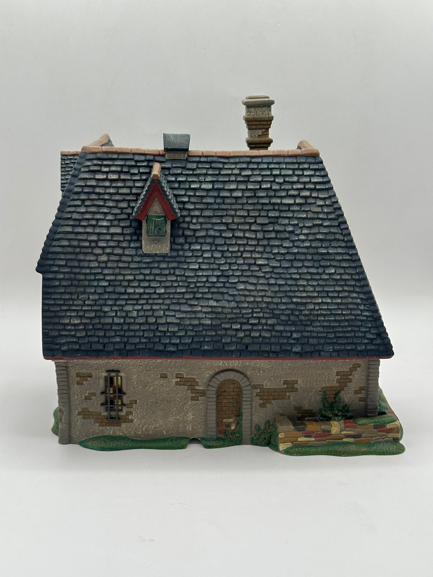 Department 56 - Great Expectations - Satis Manor - Literary Classics