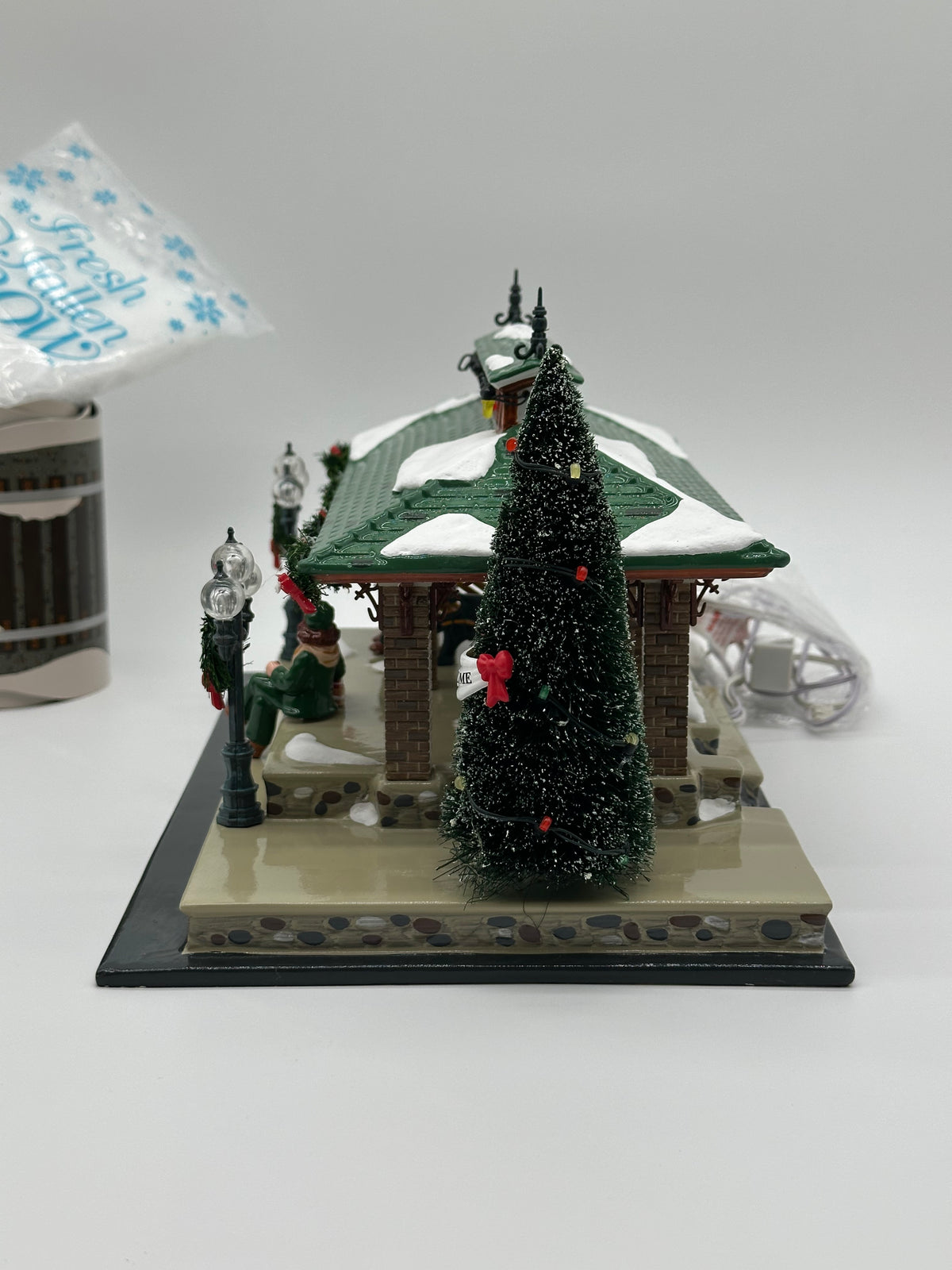 Department 56 - Home For The Holidays Express - Original Snow Village