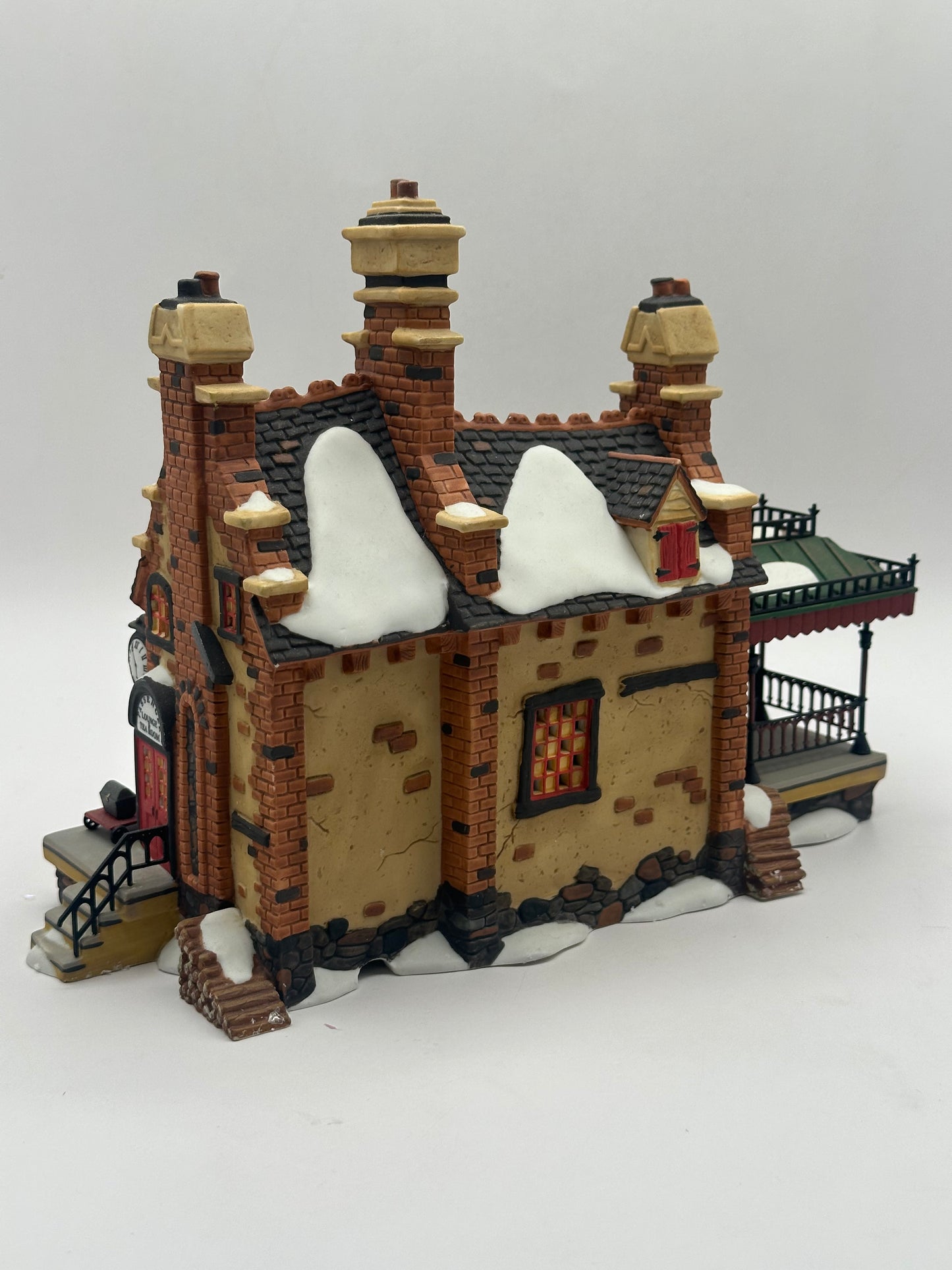 Department 56 - Old Queensbridge Station - Dickens' Village