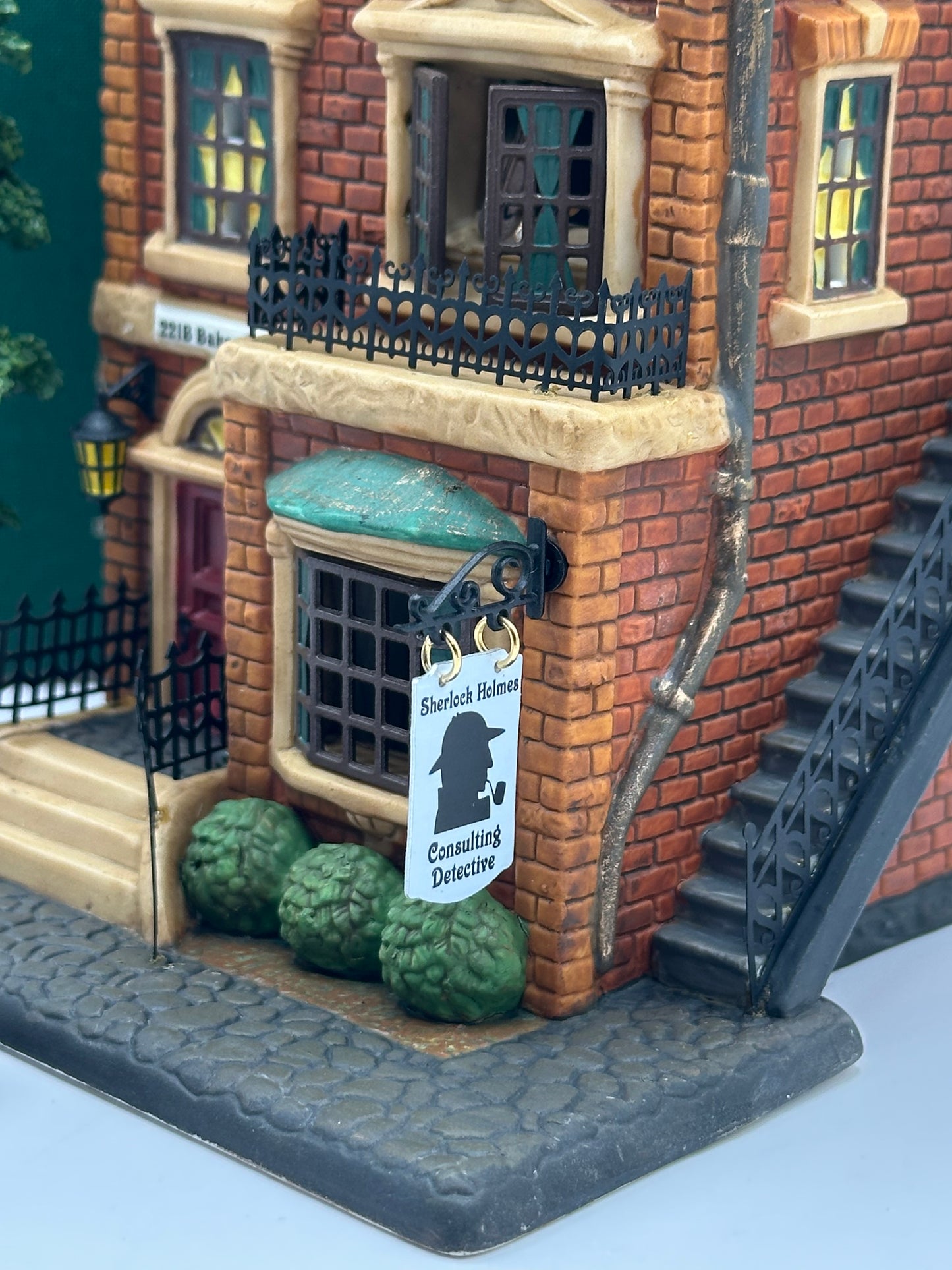 Department 56 - Sherlock Holmes - 221B Baker Street - Literary Classics