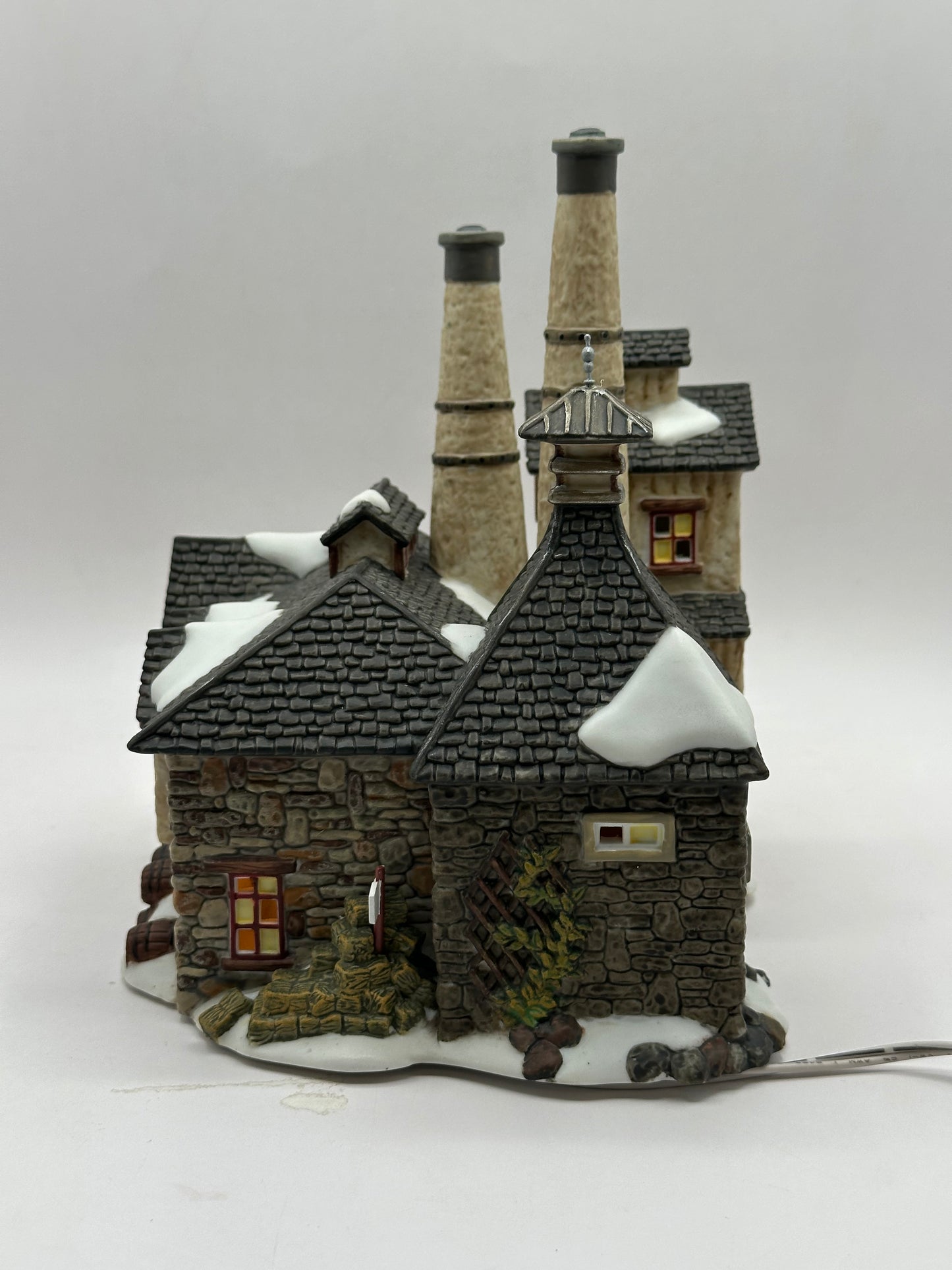 Department 56 - London Gin Distillery - Dickens' Village