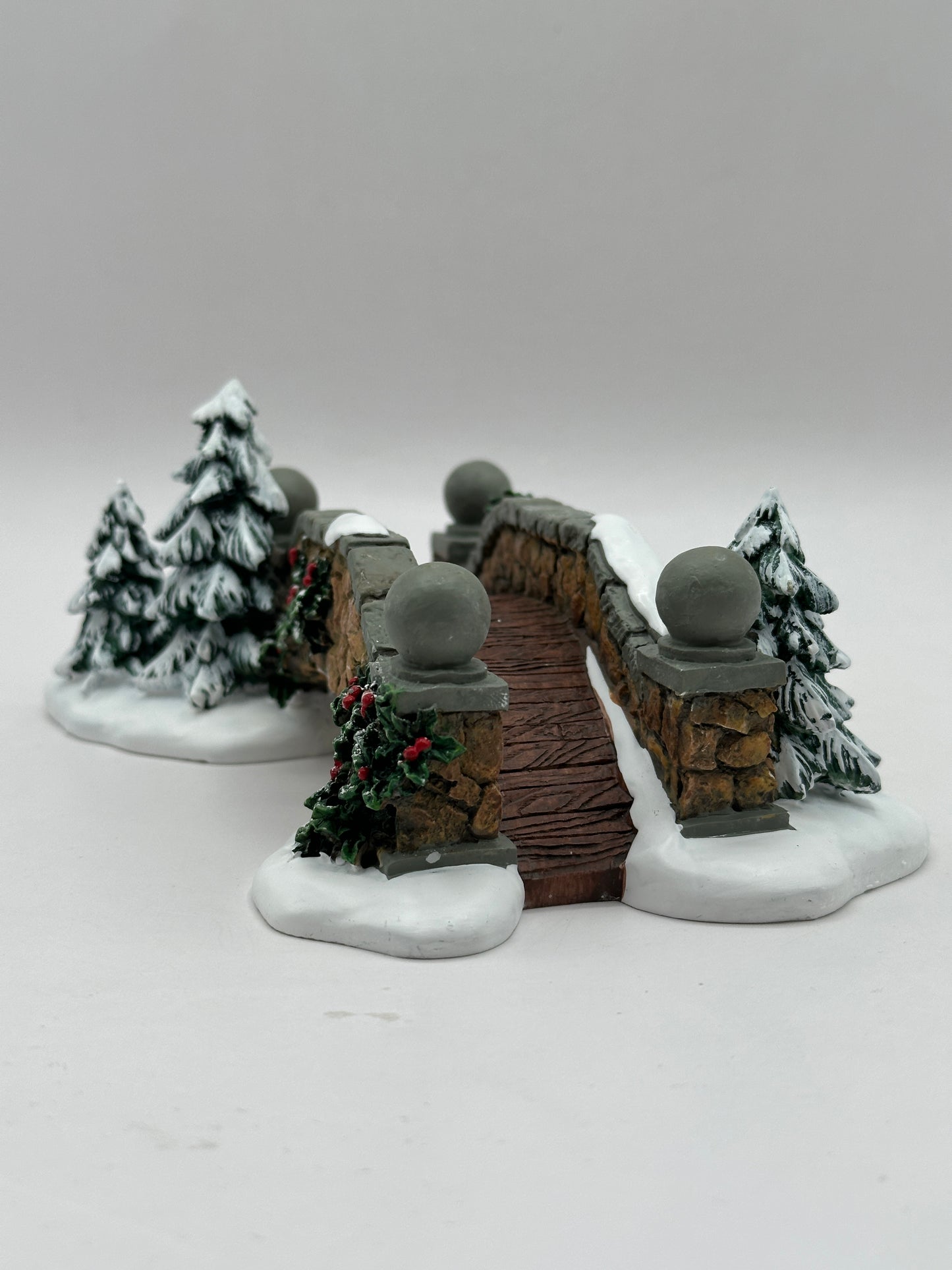 Department 56 - Stone Footbridge - Village Accessories