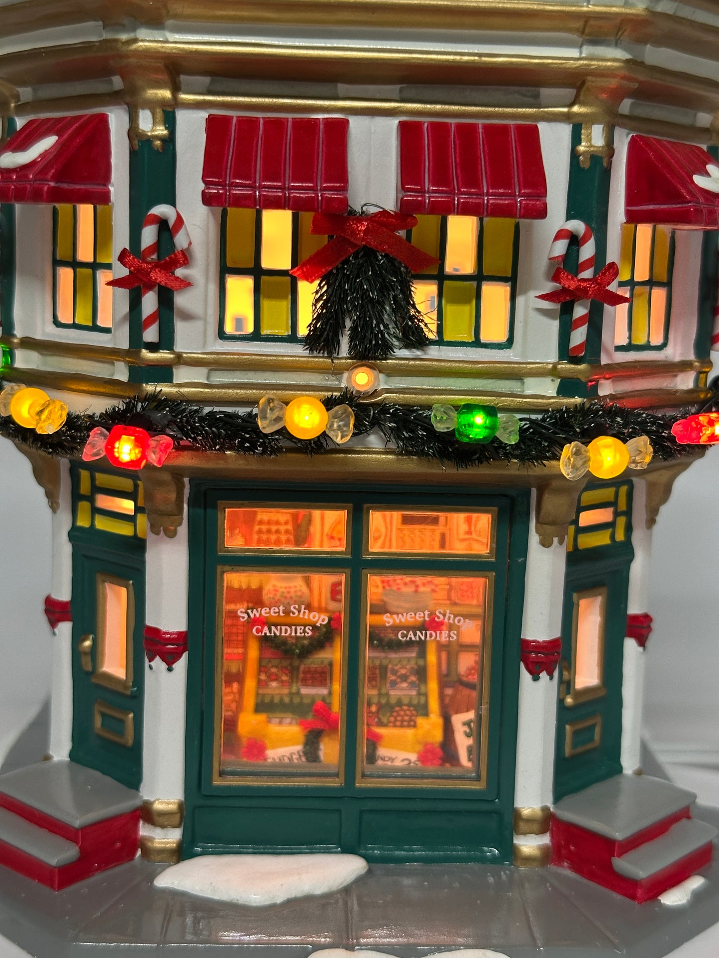 Department 56 - The Sweet Shop - Original Snow Village