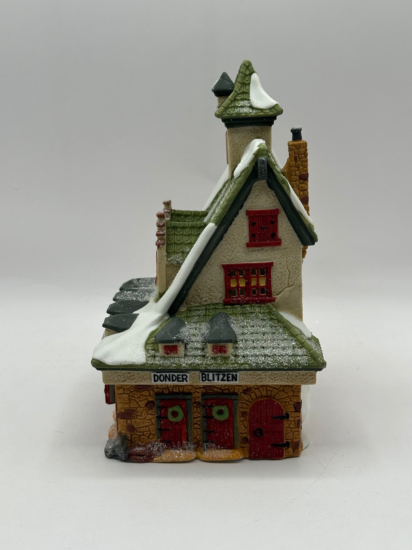 Department 56 - Reindeer Barn - North Pole Series