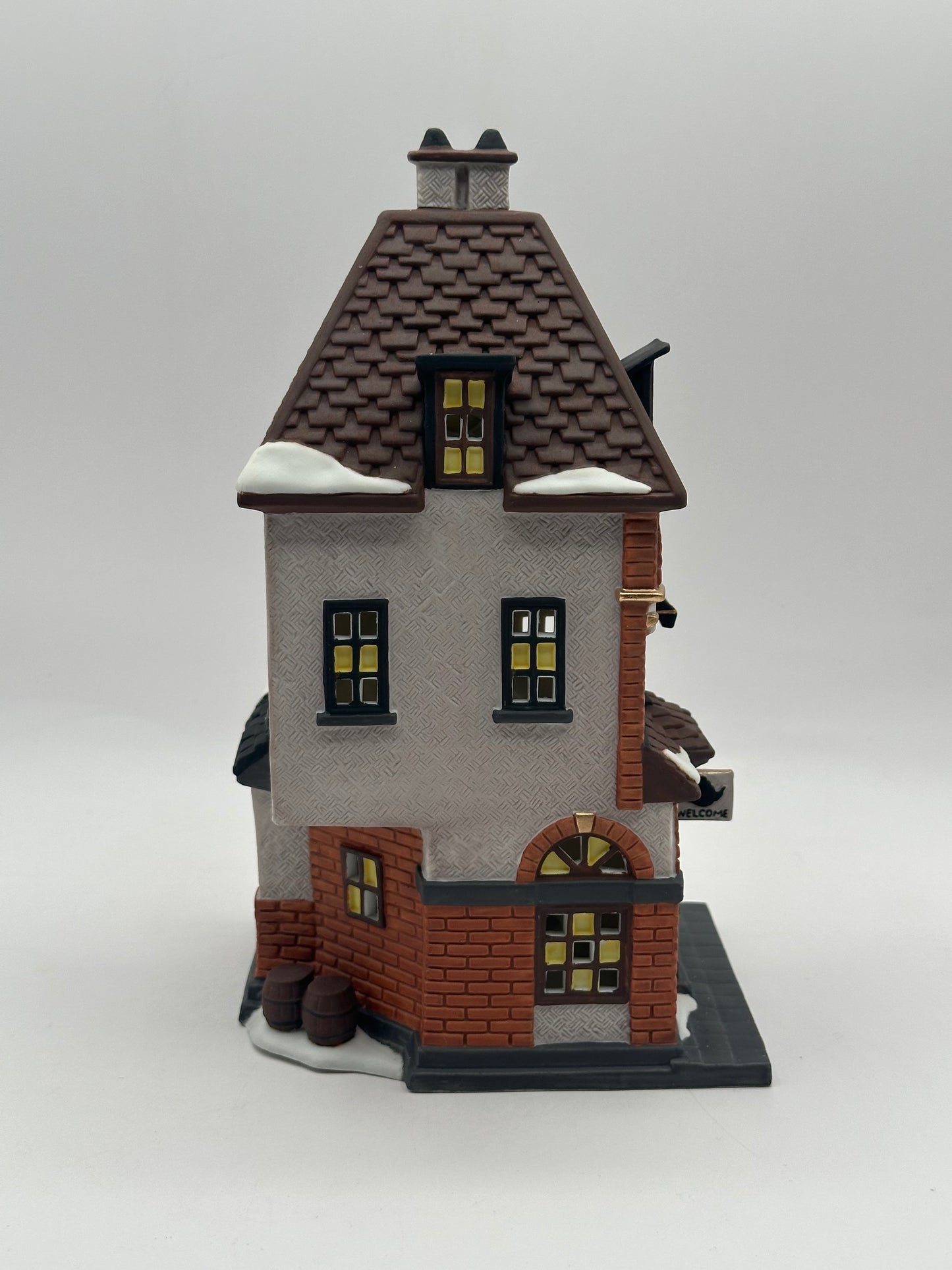 Department 56 - Potter's Tea Seller - Christmas in the City