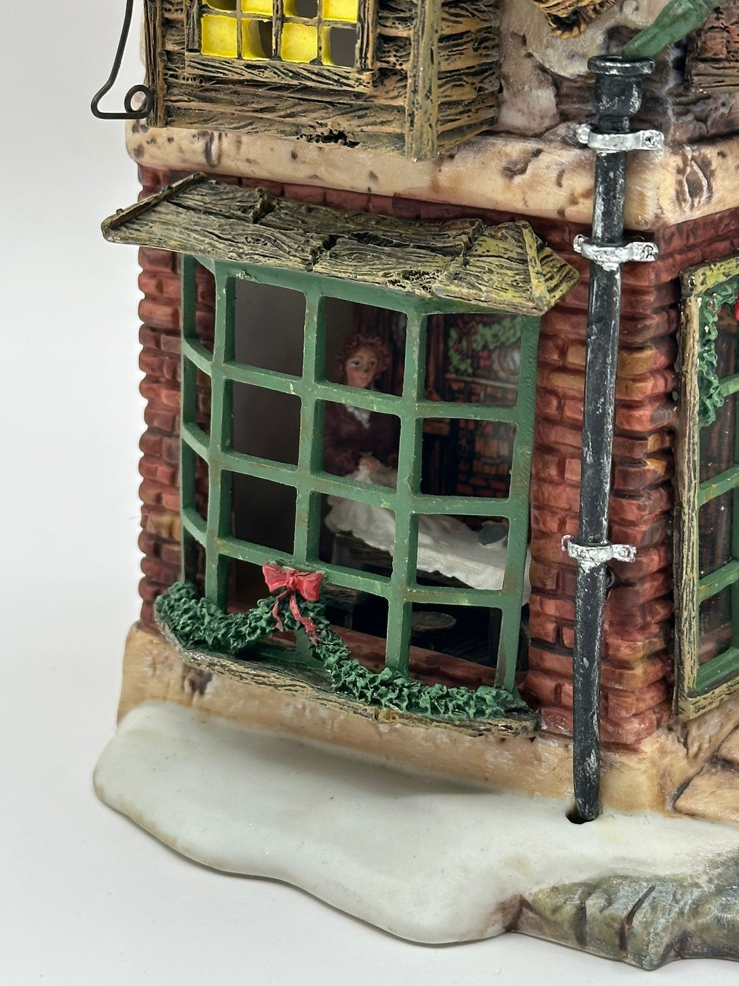 Department 56 - Cratchit's Corner - Dickens' Village