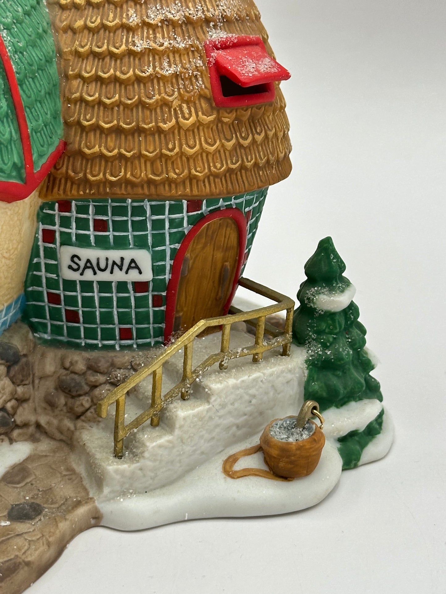 Department 56 - 'Elf Land' The Elf Spa - North Pole Series
