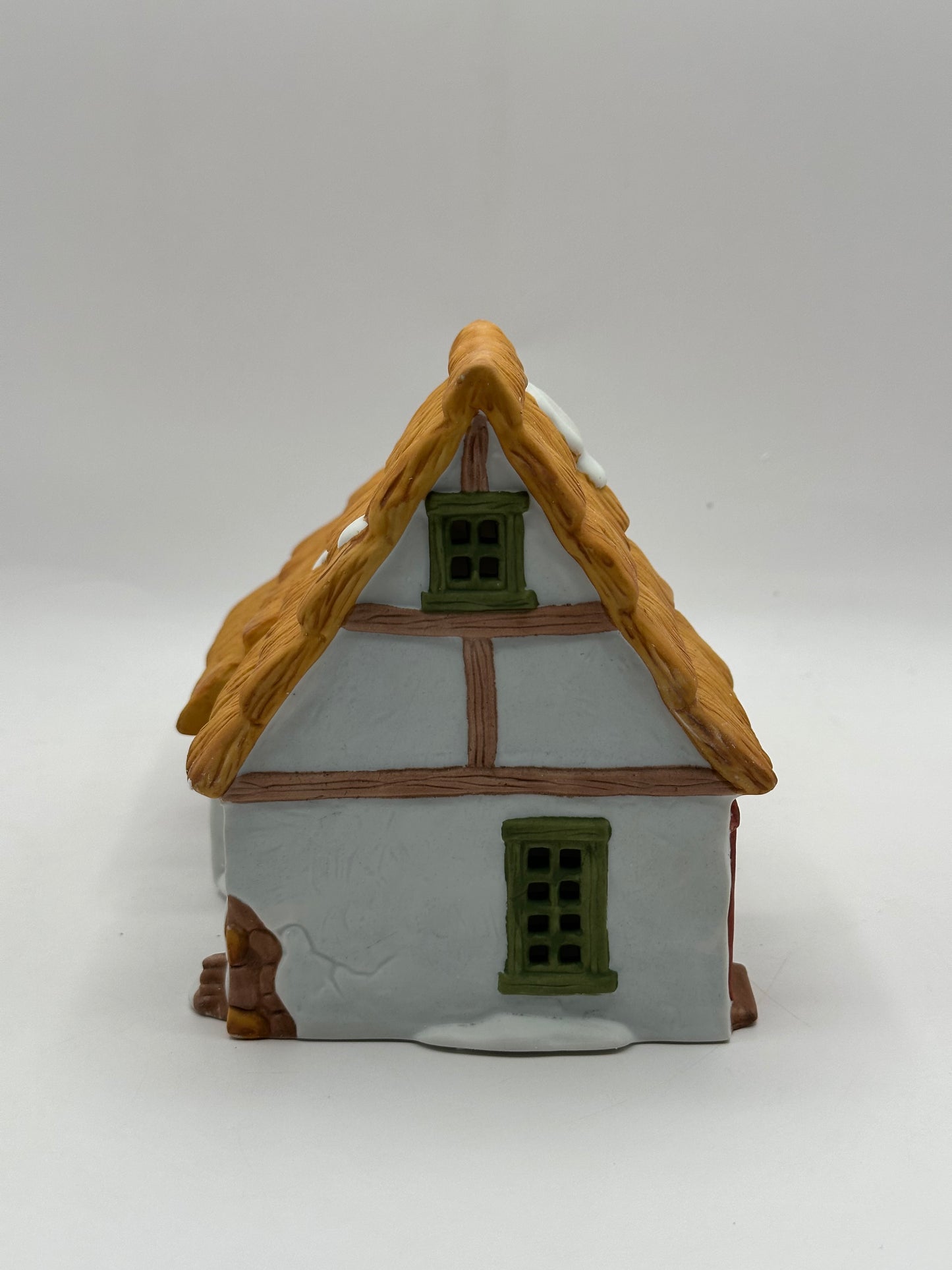 Department 56 - The Cottage of Bob Cratchit and Tiny Tim - Dickens’ Village