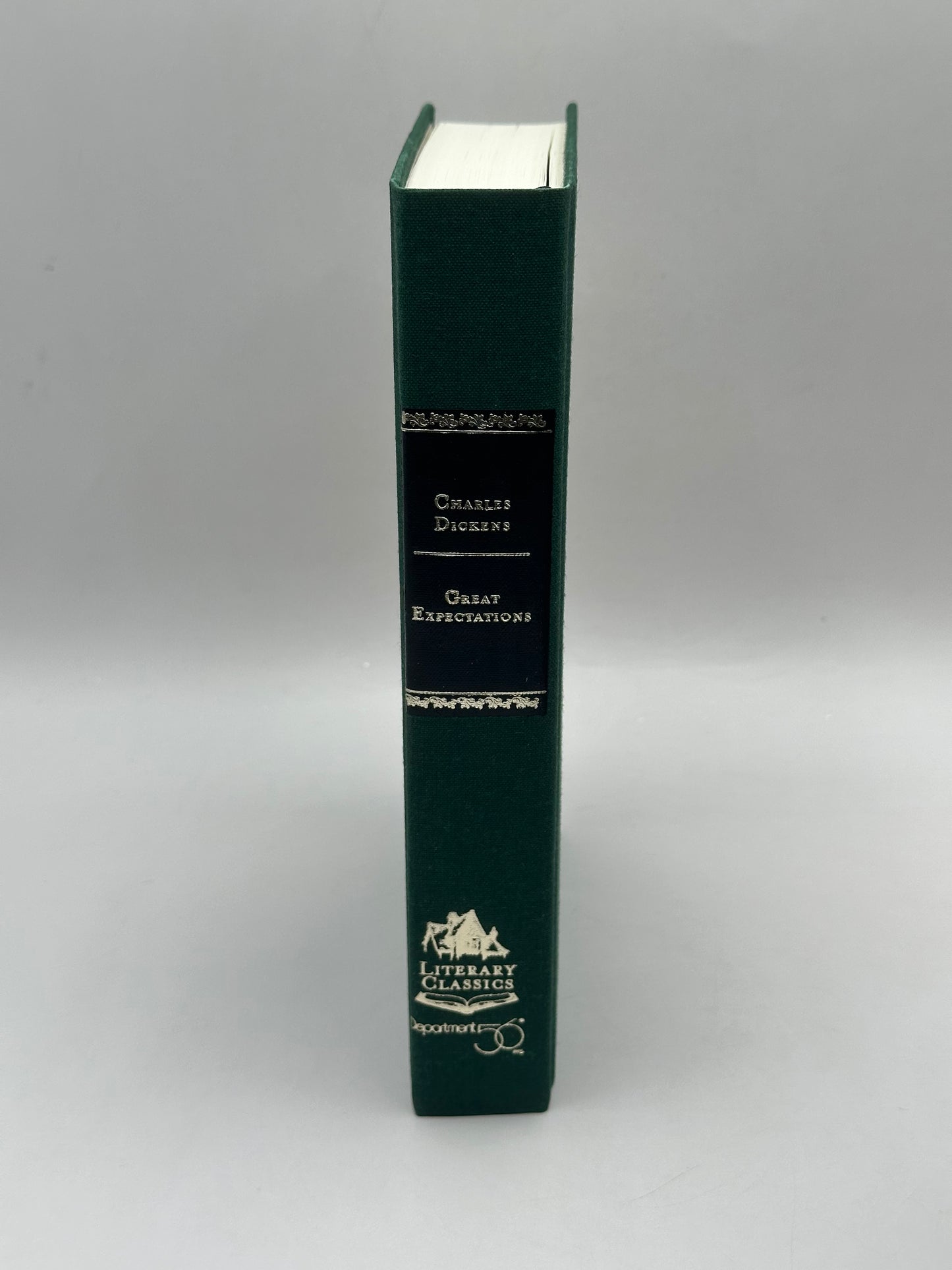 Department 56 - Great Expectations - Satis Manor - Literary Classics