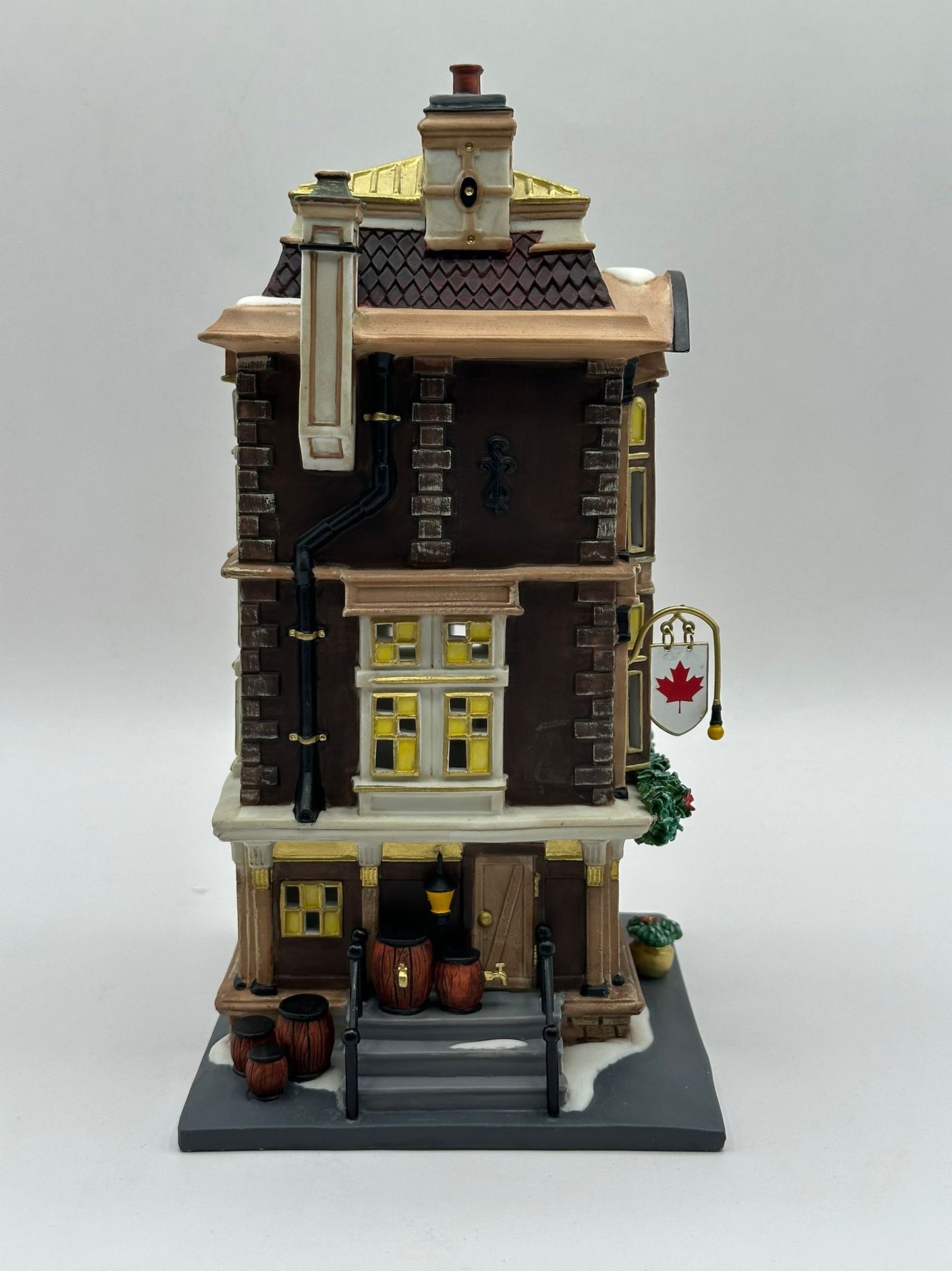 Department 56 - Canadian Pub - Dickens' Village