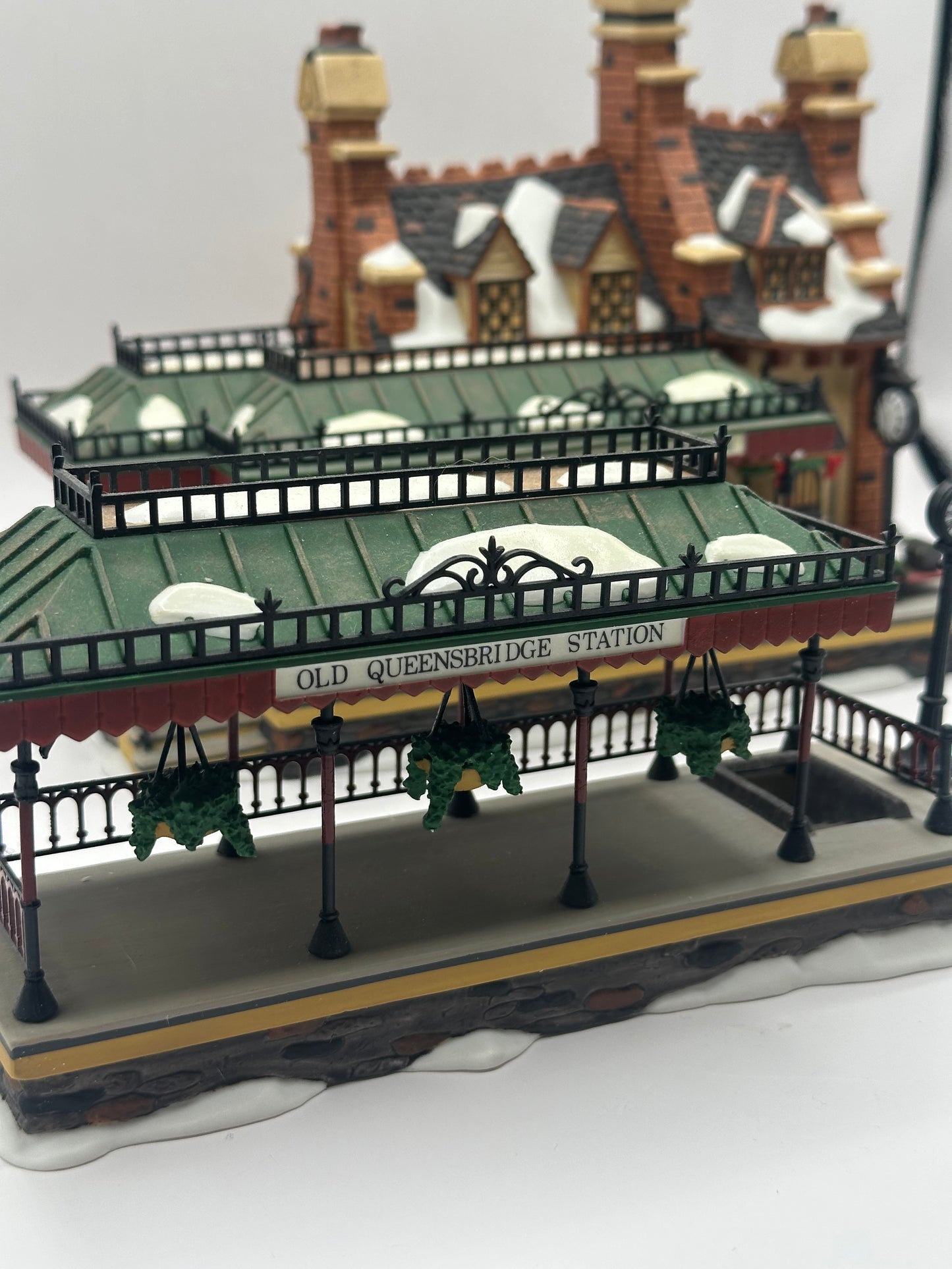 Department 56 - Old Queensbridge Station - Dickens' Village