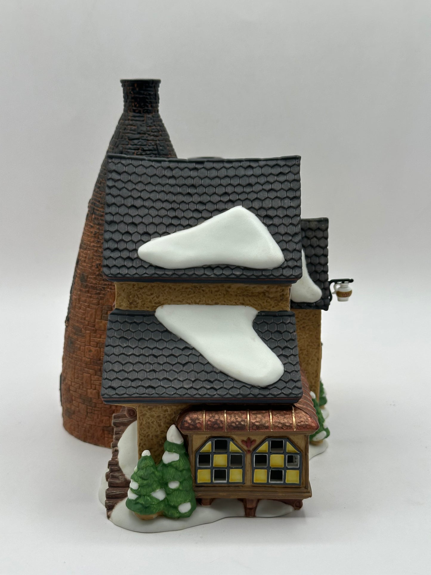 Department 56 - Royal Staffordshire Porcelains - Dickens' Village