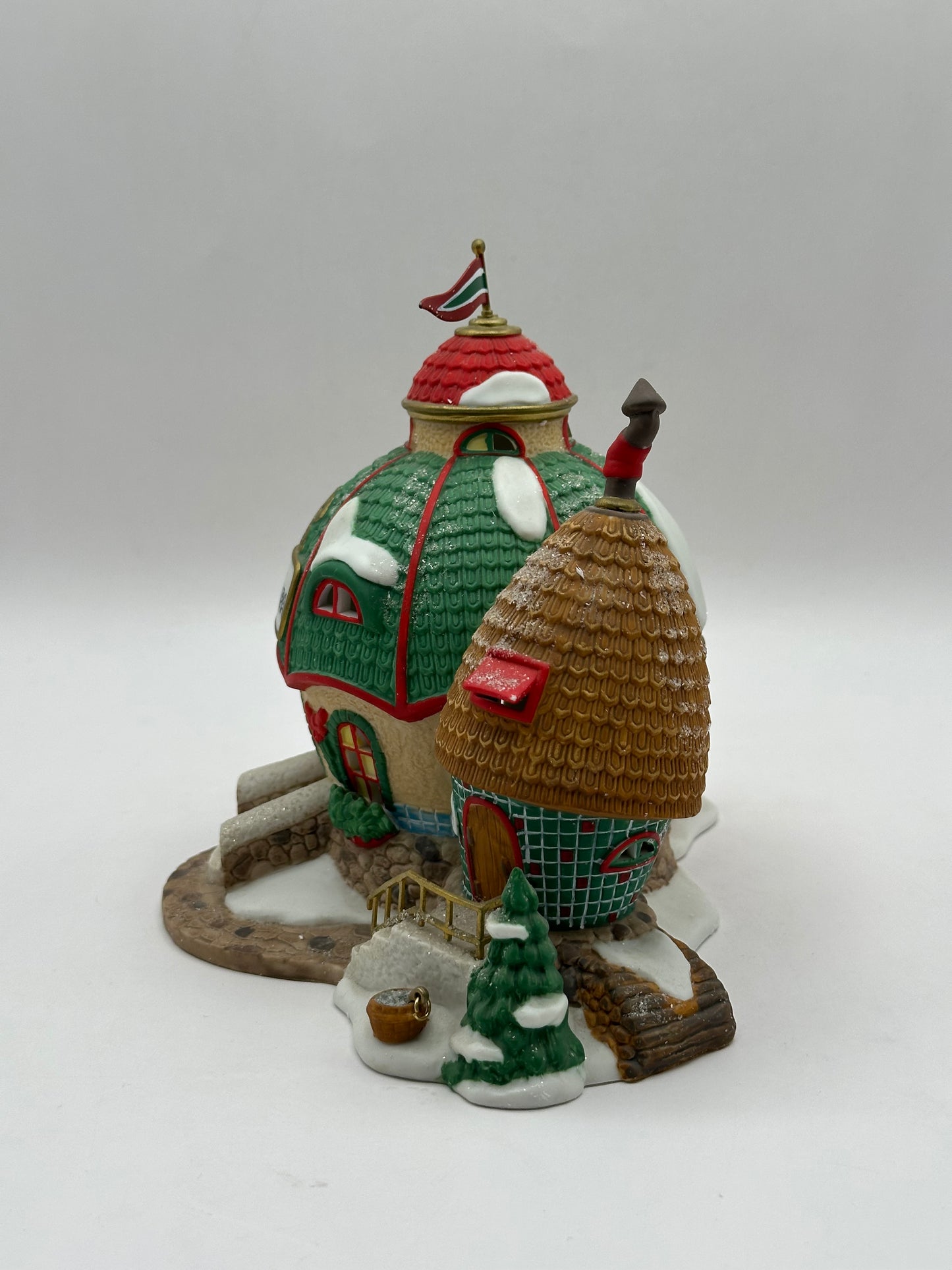 Department 56 - 'Elf Land' The Elf Spa - North Pole Series