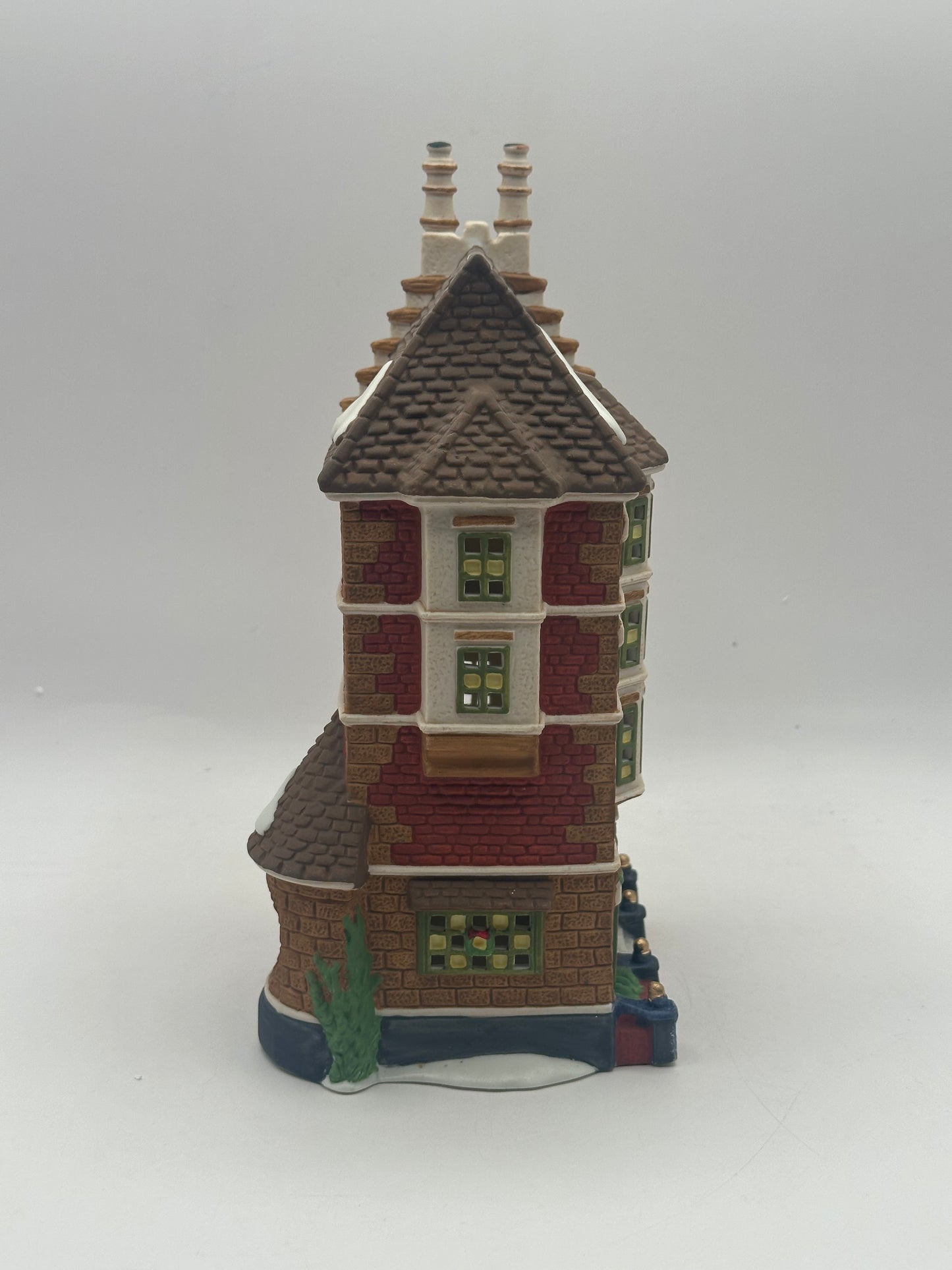 Department 56 - Nephew Fred’s Flat - Dickens’ Village