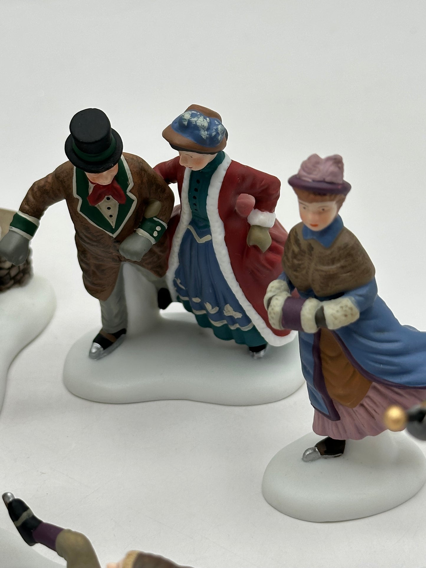 Department 56 - Ashley Pond Skating Party - Dickens' Village