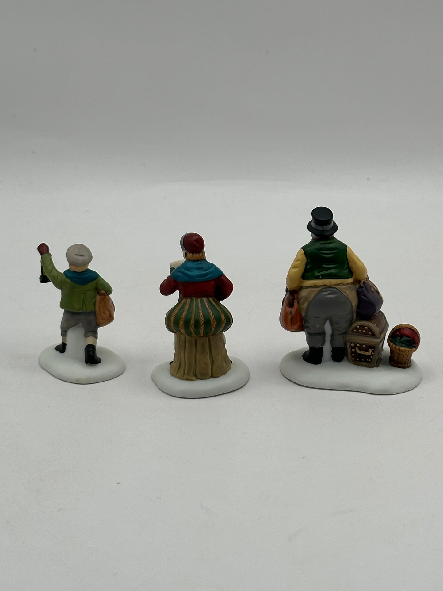 Dept 56 Dickens’ Village Come Into The Inn