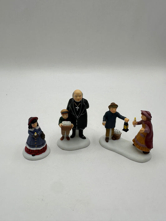 Department 56 - A Peaceful Glow on Christmas Eve - Dickens' Village