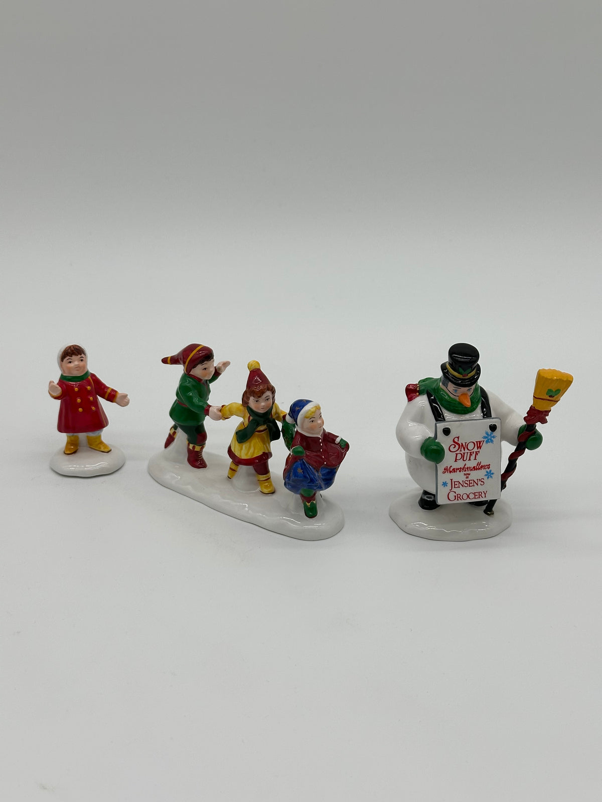 Department 56 - He Led Them Down The Streets Of Town - Original Snow Village