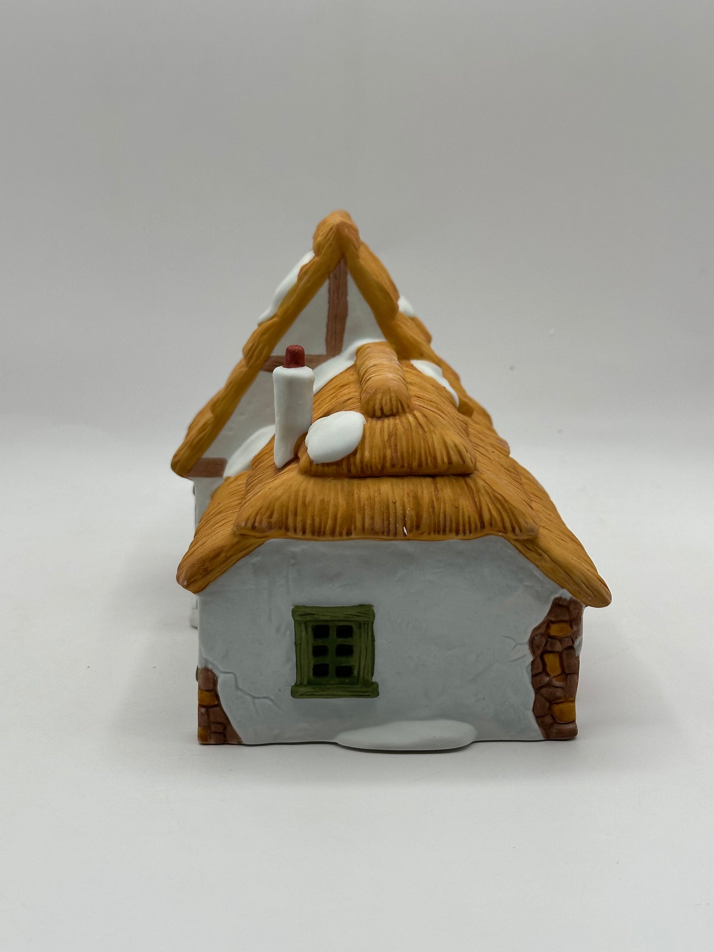 Department 56 - The Cottage of Bob Cratchit and Tiny Tim - Dickens’ Village