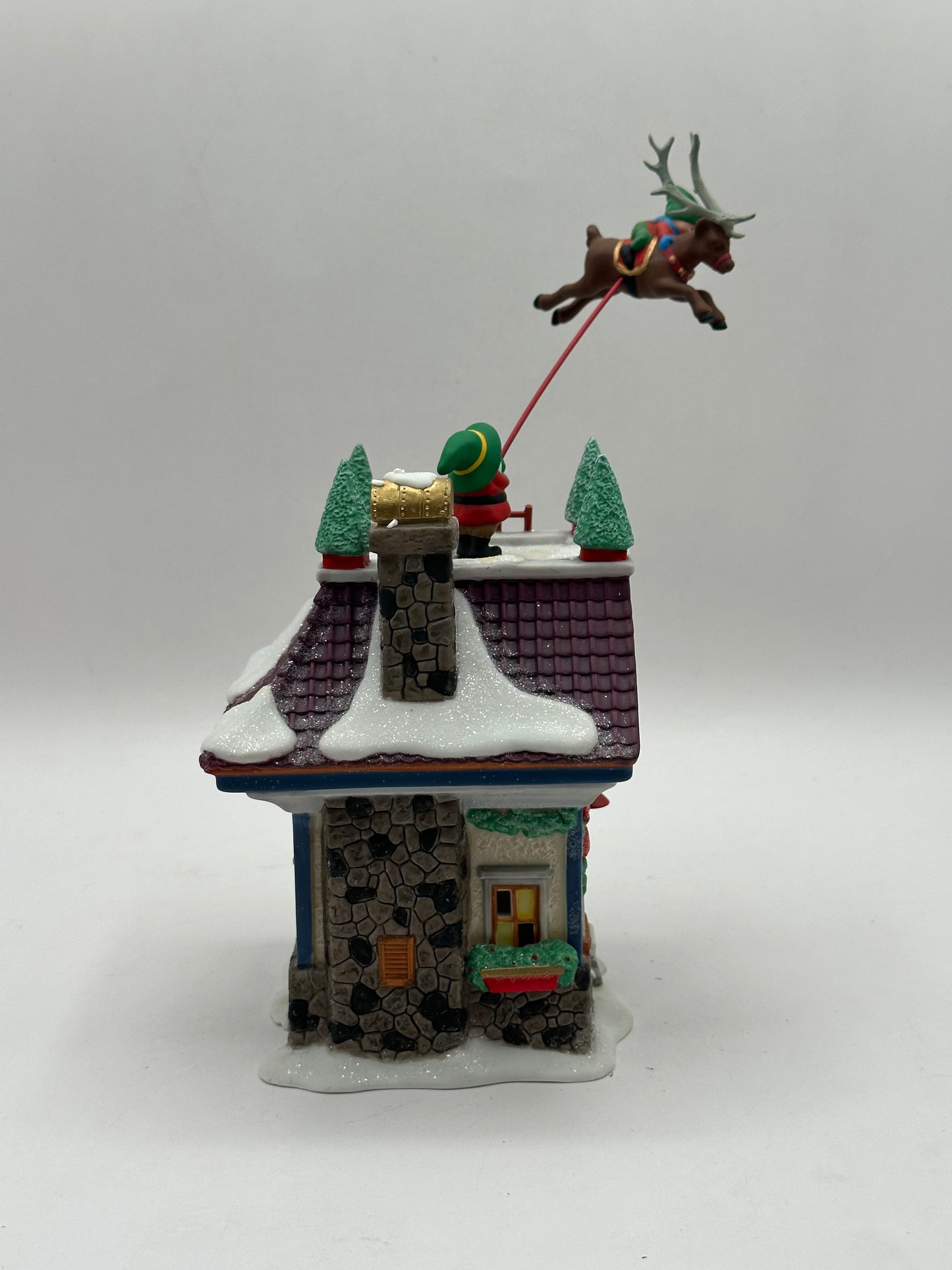 Department 56 - Santa's Reindeer Rides - North Pole Series