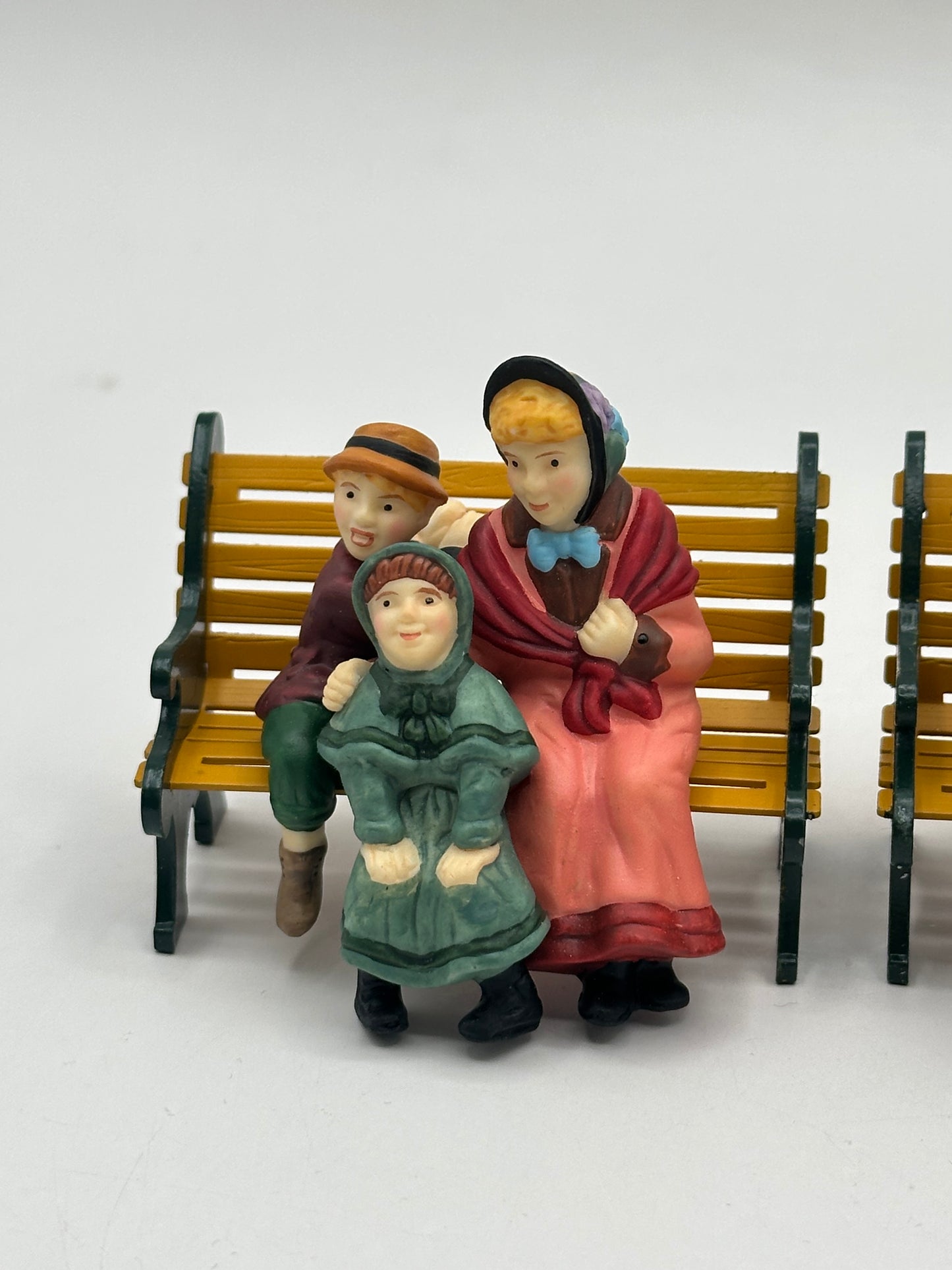 Department 56 - Sitting in Camden Park - Dickens' Village