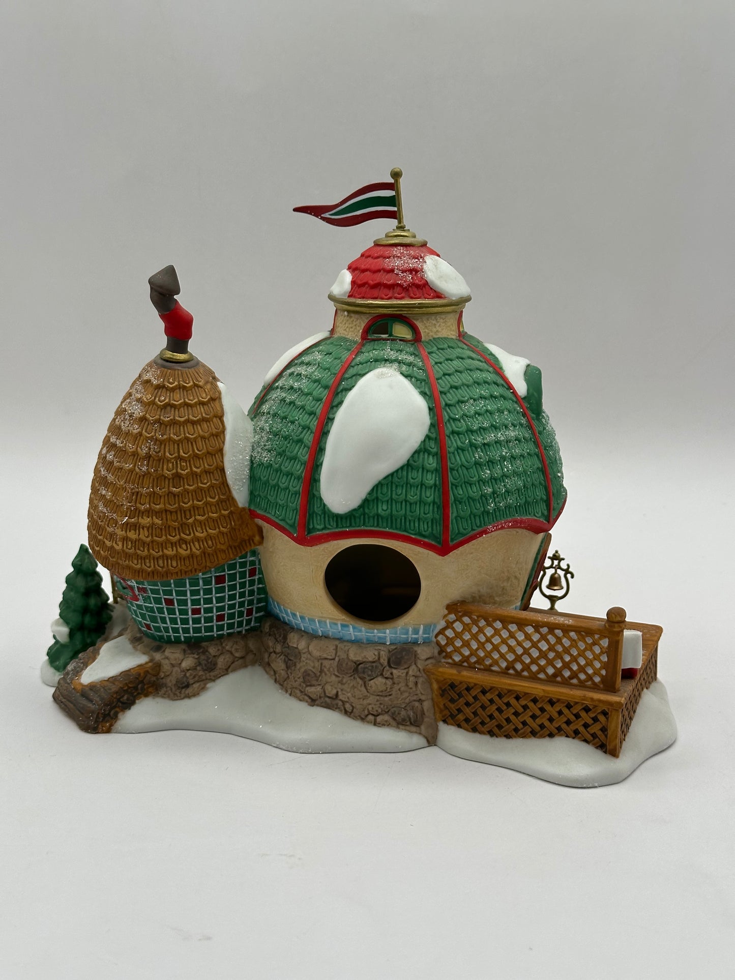 Department 56 - 'Elf Land' The Elf Spa - North Pole Series