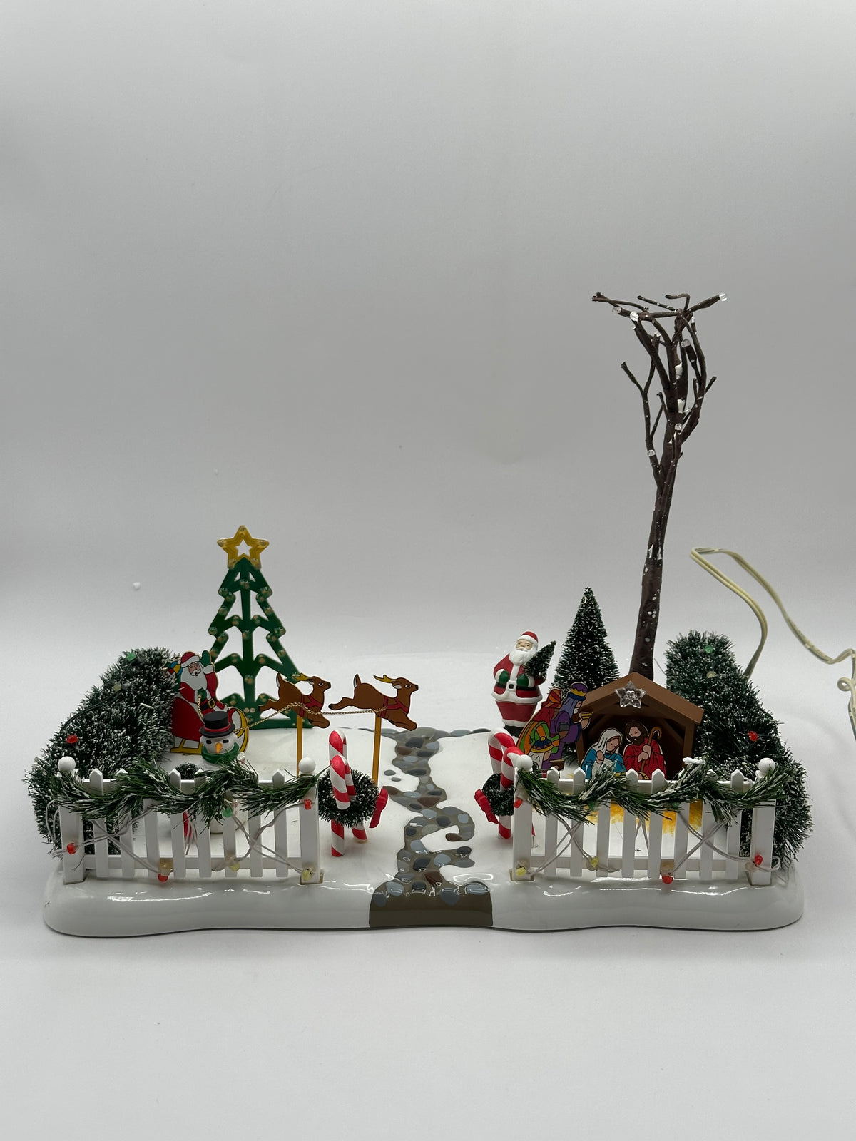 Department 56 - Festive Front Yard - Original Snow Village