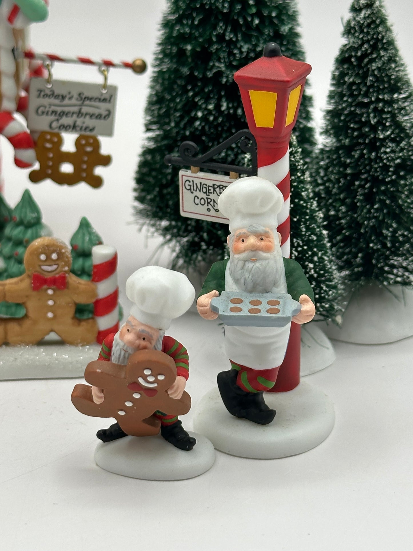 Department 56 - Ginny’s Cookie Treats - North Pole Series