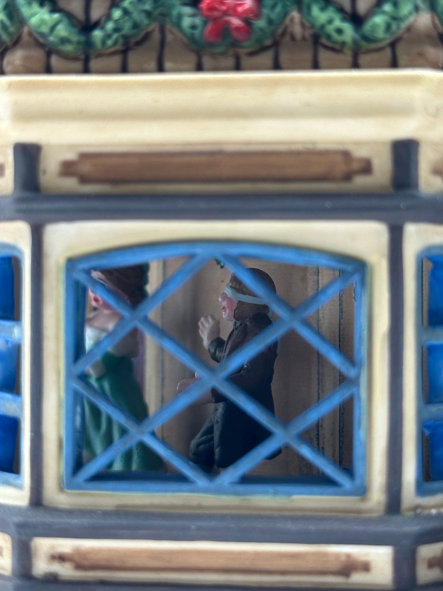 Department 56 - Fred Holiwell's House (A Christmas Carol) - Dickens' Village