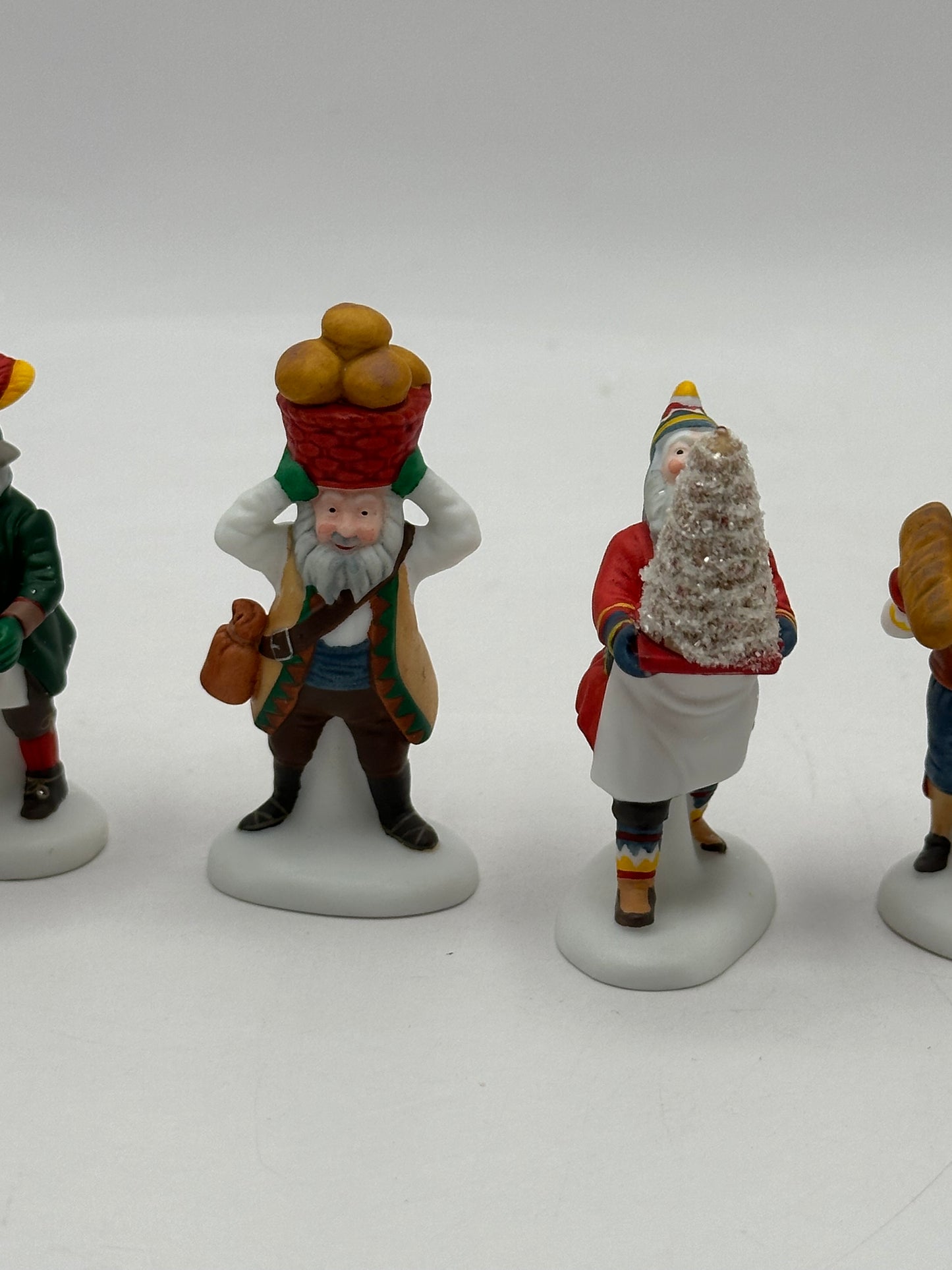 Department 56 - Early Rising Elves - North Pole Series