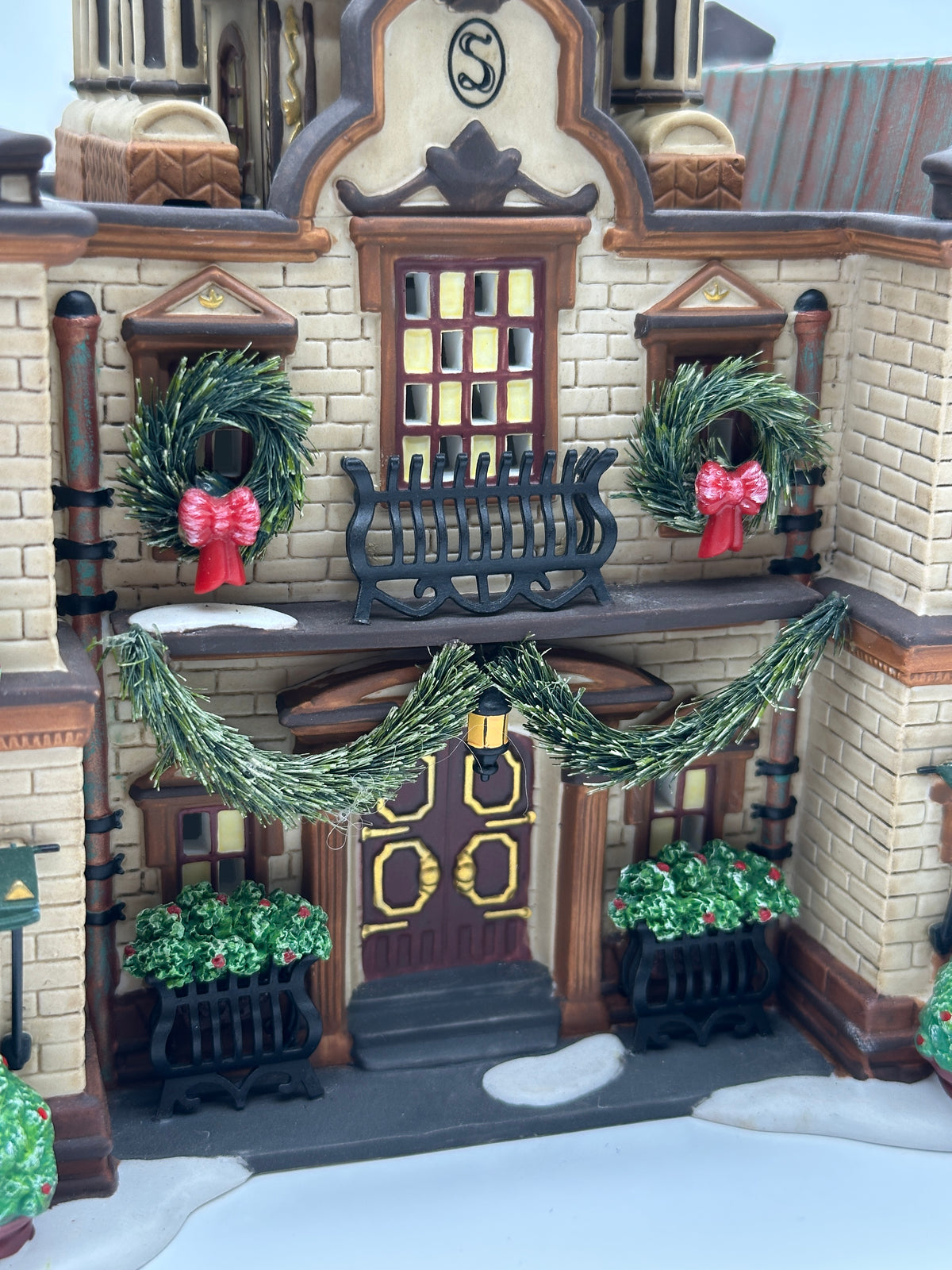 Department 56 - The Slone Hotel - Dickens' Village