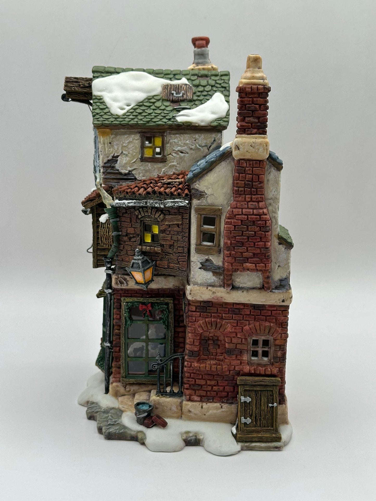Department 56 - Cratchit's Corner - Dickens' Village