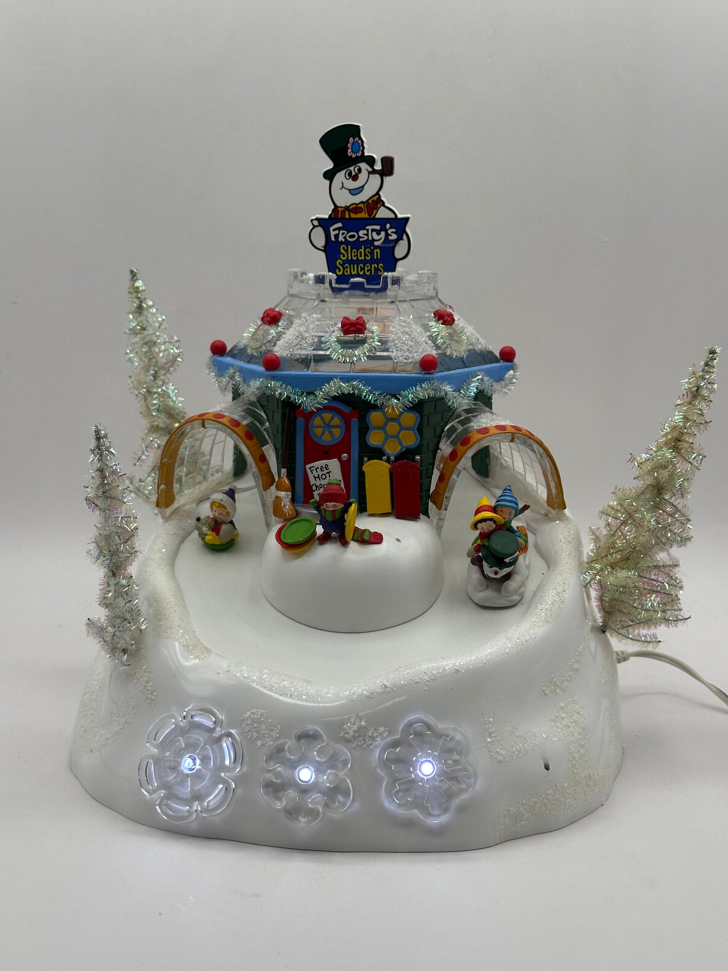 Department 56 - Frosty's Sleds 'N Saucers - North Pole Series