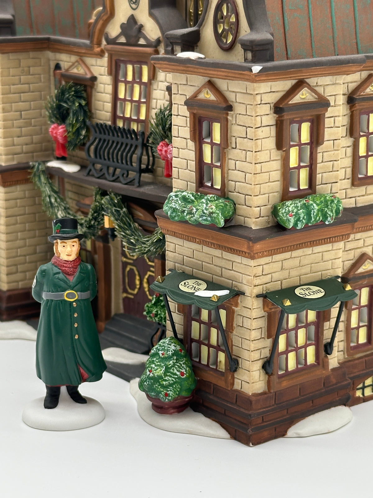Department 56 - The Slone Hotel - Dickens' Village