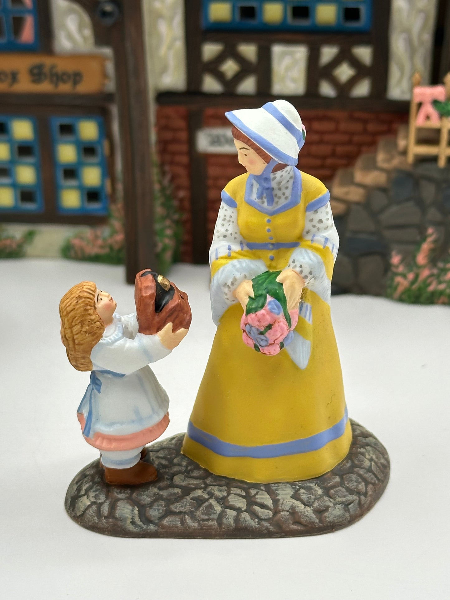 Dept 56 Dickens’ Village Aldeburgh Music Box Gift Shop