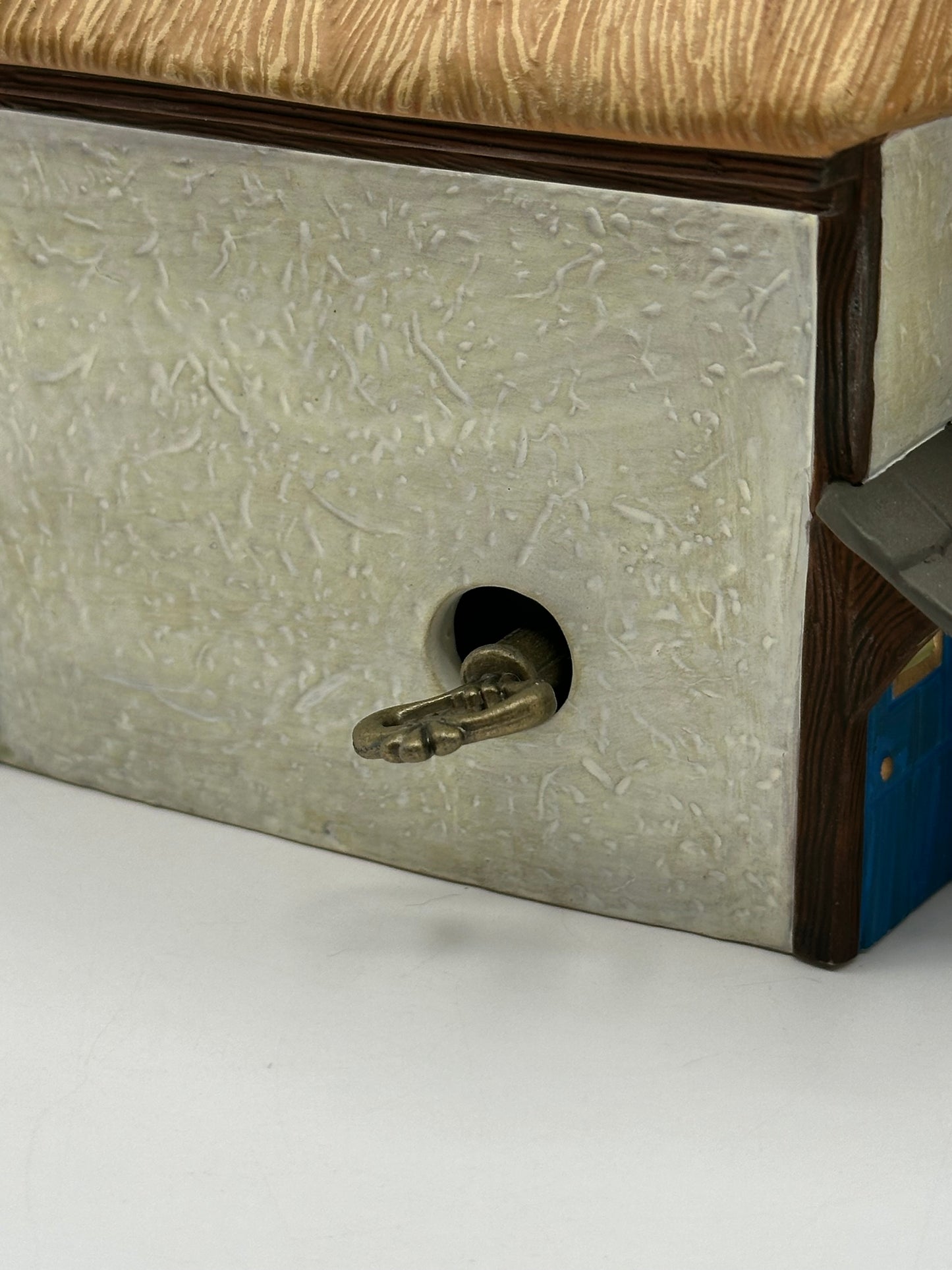 Dept 56 Dickens’ Village Aldeburgh Music Box Gift Shop