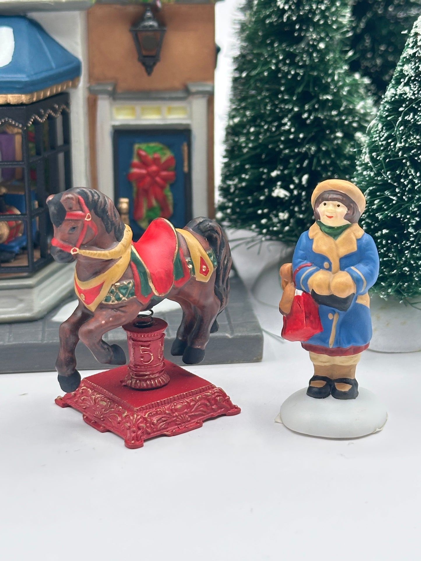 Dept 56 Christmas in the City Scottie’s Toy Shop Gift Set