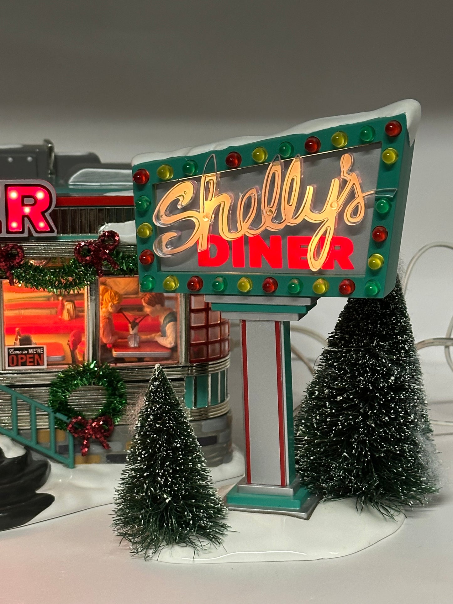 Department 56 - Shelly's Diner - Original Snow Village