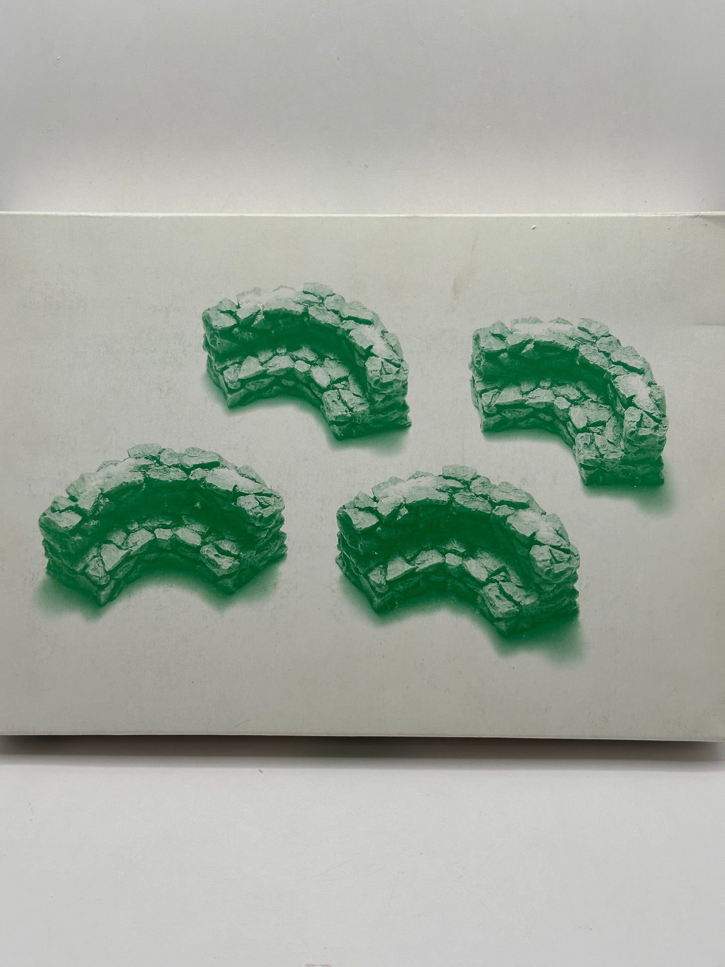 Department 56 - Village Stone Curved Wall 12 Piece Set - Village Accessories