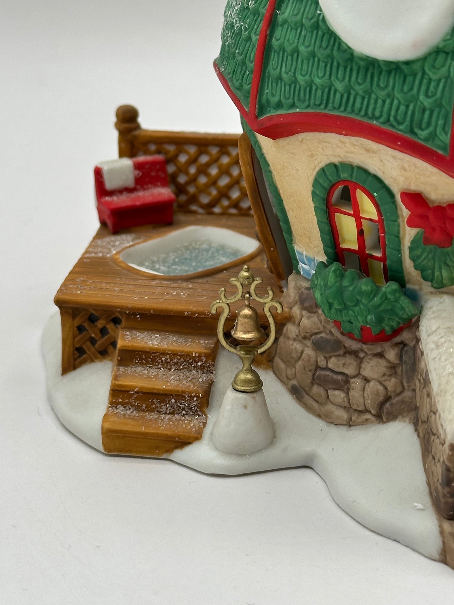 Department 56 - 'Elf Land' The Elf Spa - North Pole Series