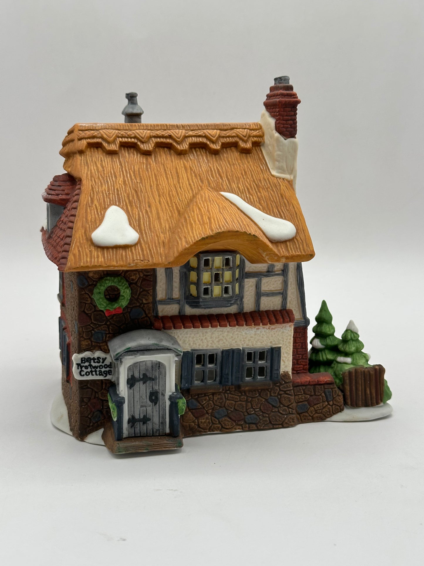 Department 56 - Betsy Trotwood's Cottage - Dickens' Village