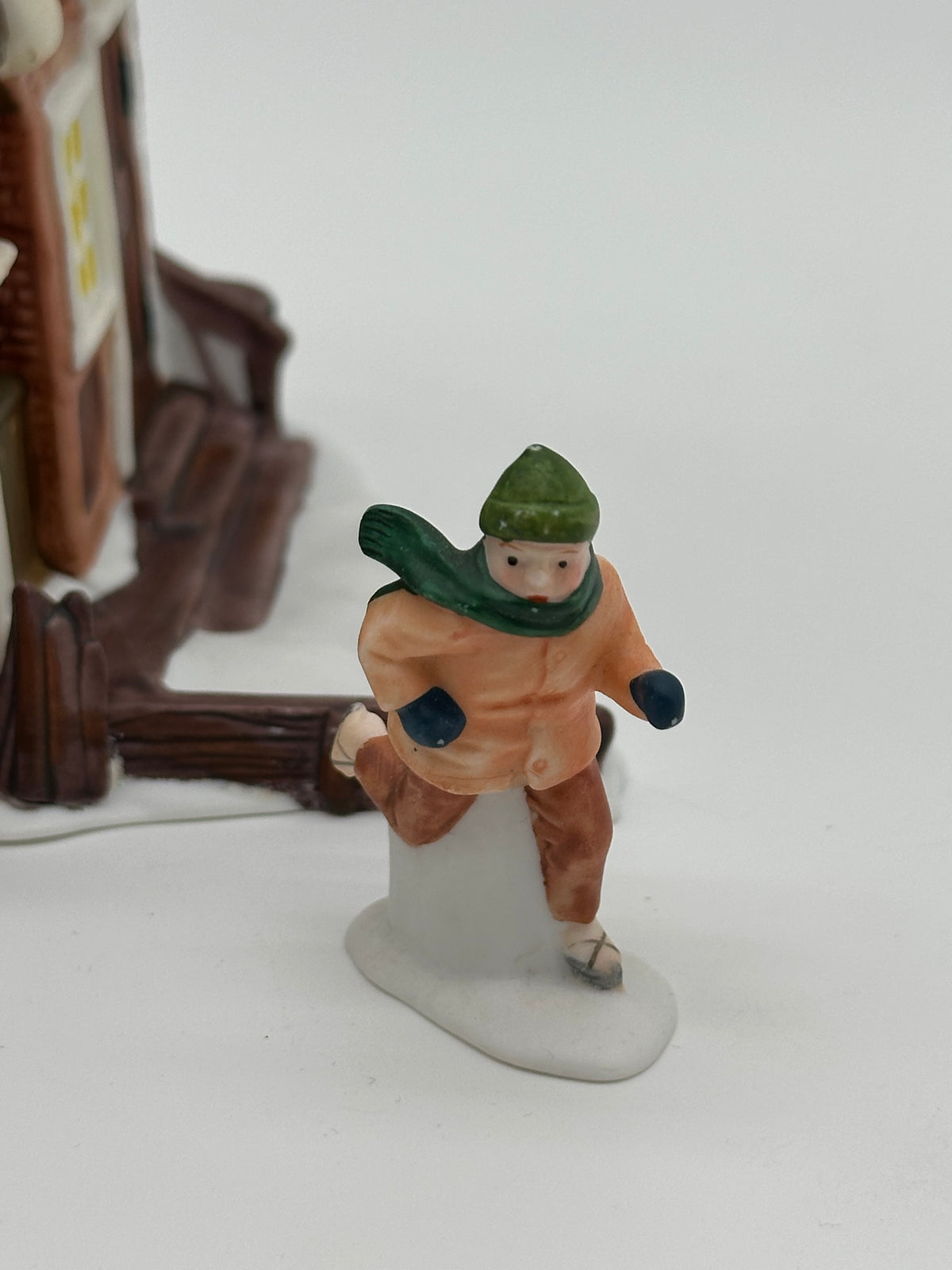 Department 56 - Childe Pond and Skaters - Dickens’ Village