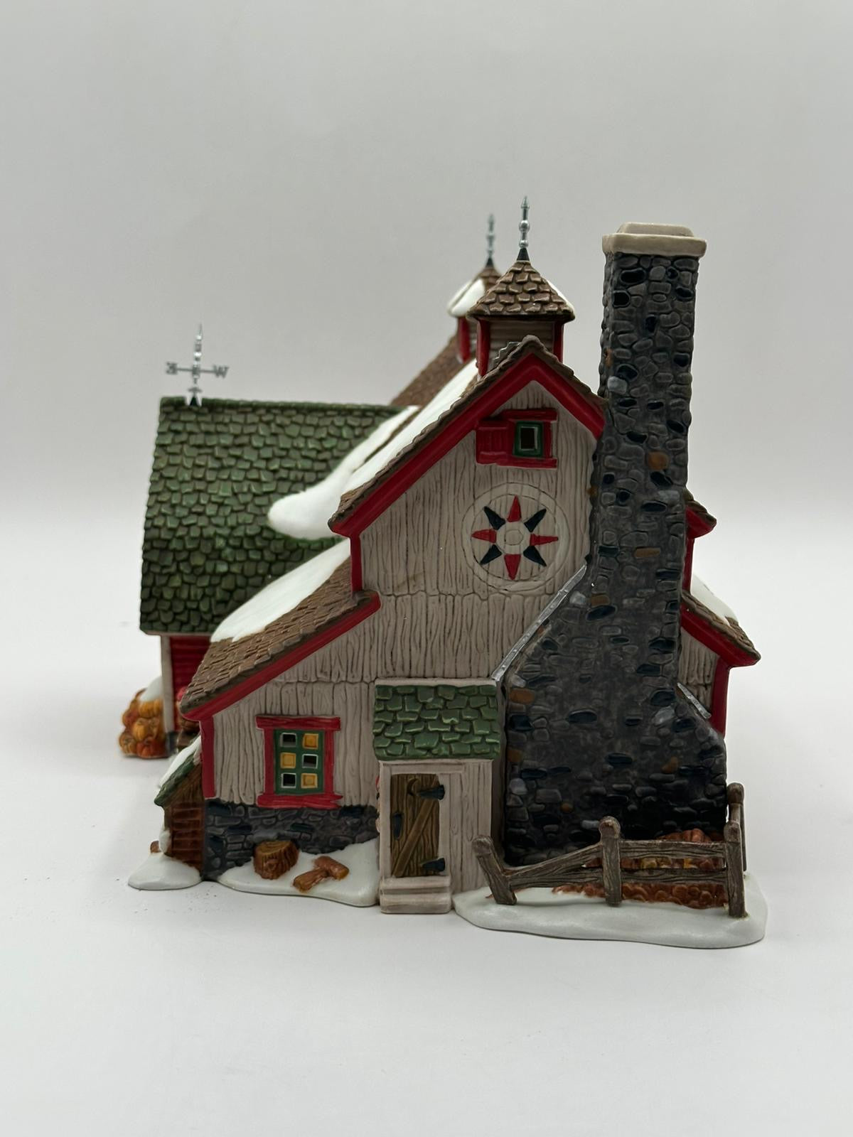 Department 56 - Harper's Farm - New England Village