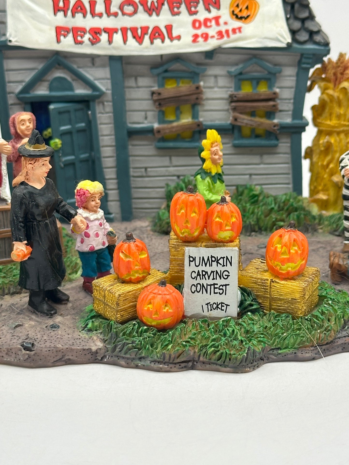 Lemax Spooky Town - Halloween Festival