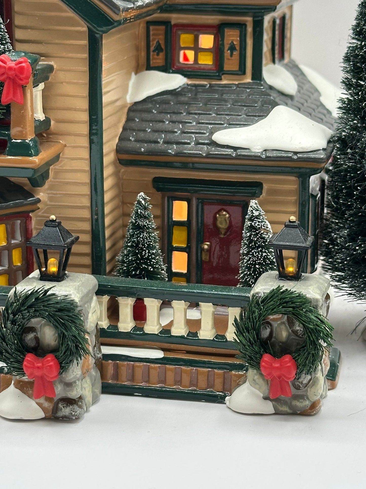 Department 56 - Christmas Lake Chalet - Original Snow Village