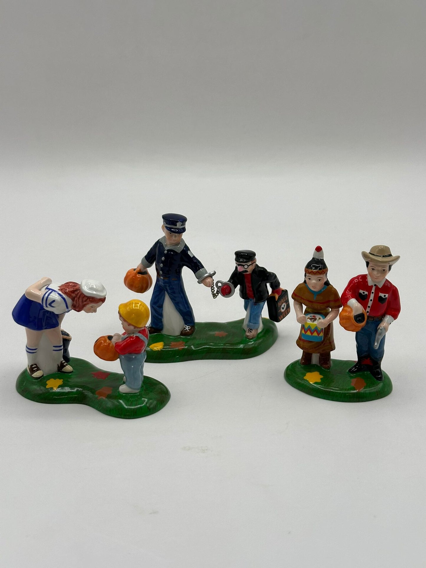 Department 56 - Halloween Kids - Snow Village Halloween