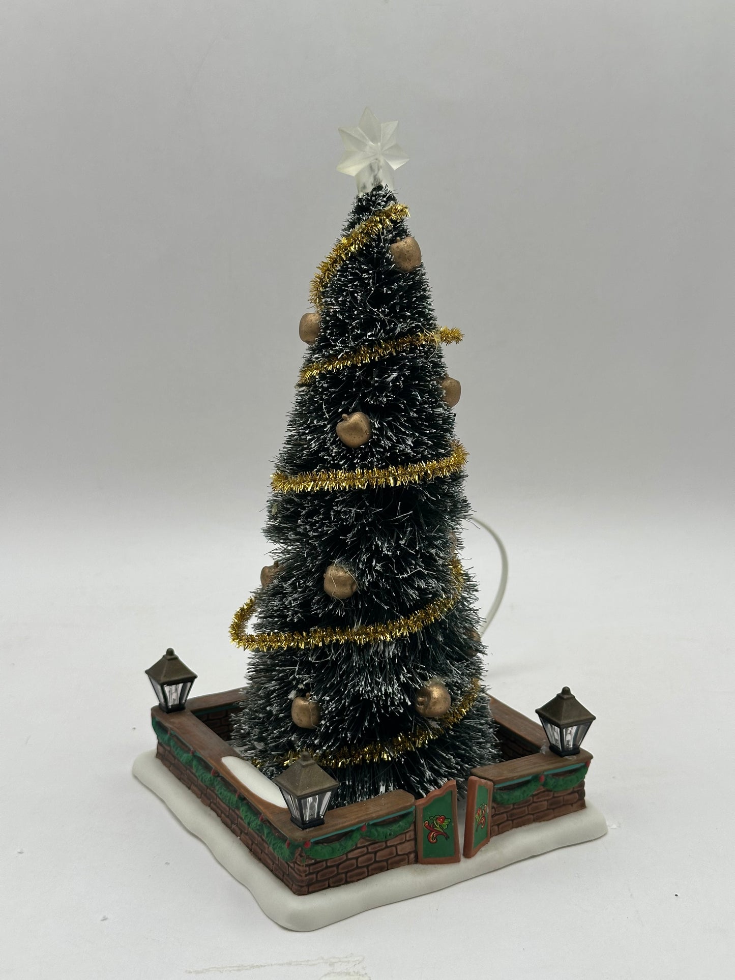 Department 56 - Market Square Town Tree - Alpine Village