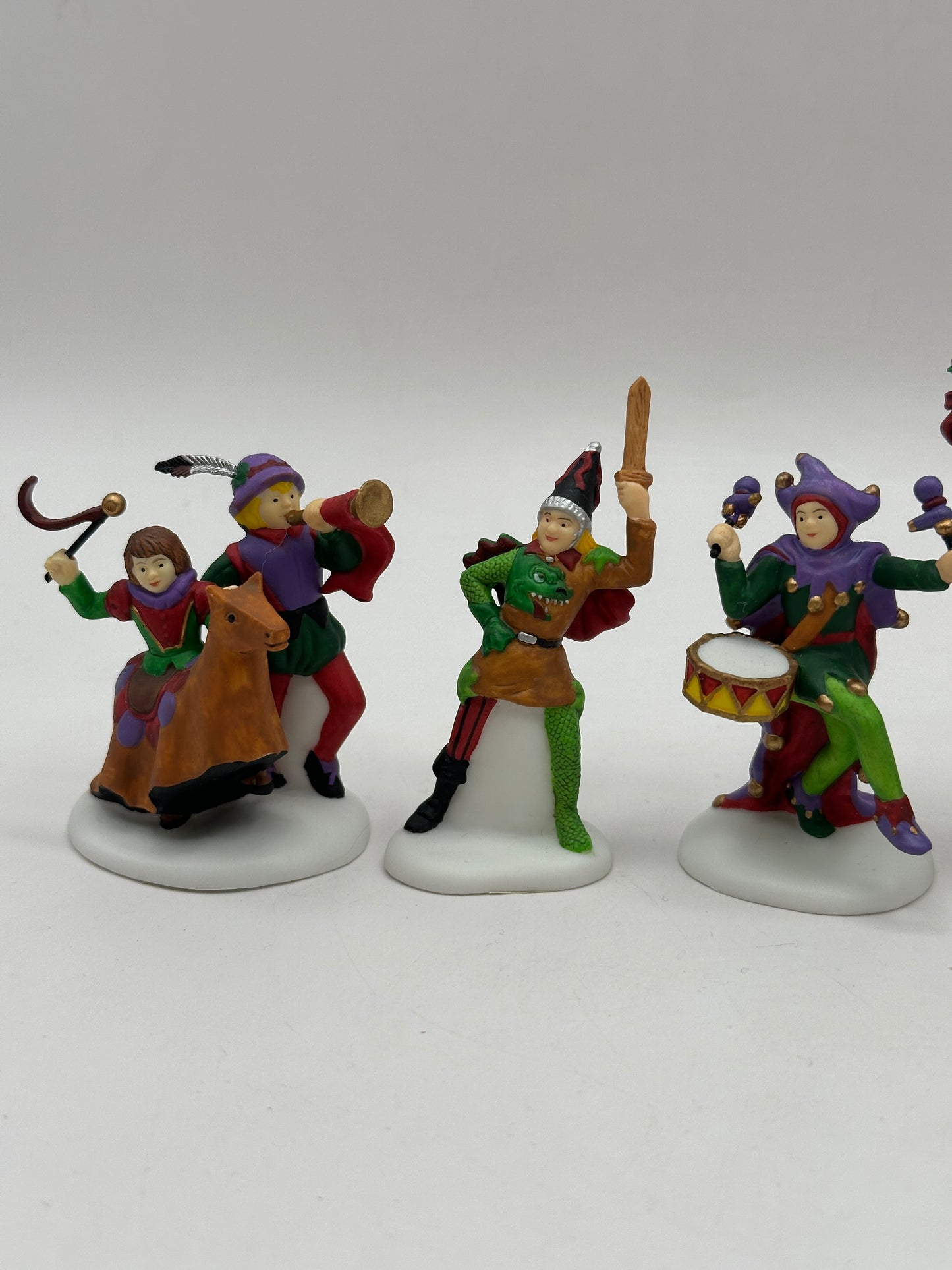 Department 56 - Here We Come A-Wassailing - Dickens' Village